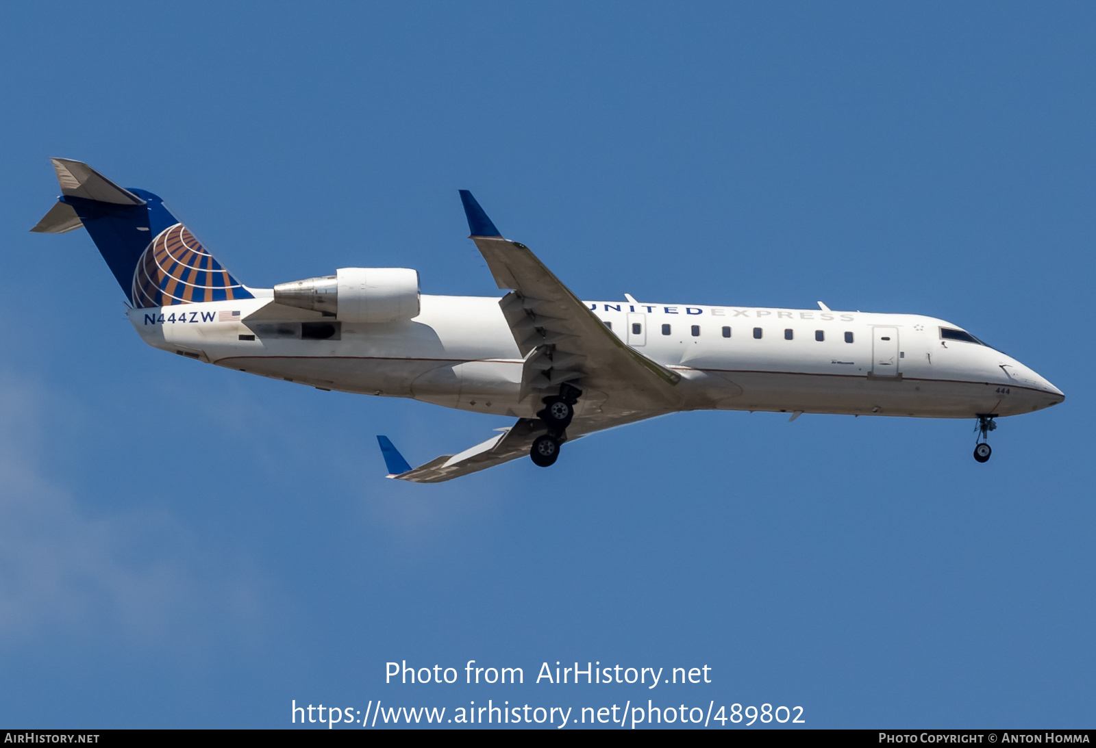 Aircraft Photo of N444ZW | Bombardier CRJ-200LR (CL-600-2B19) | United Express | AirHistory.net #489802