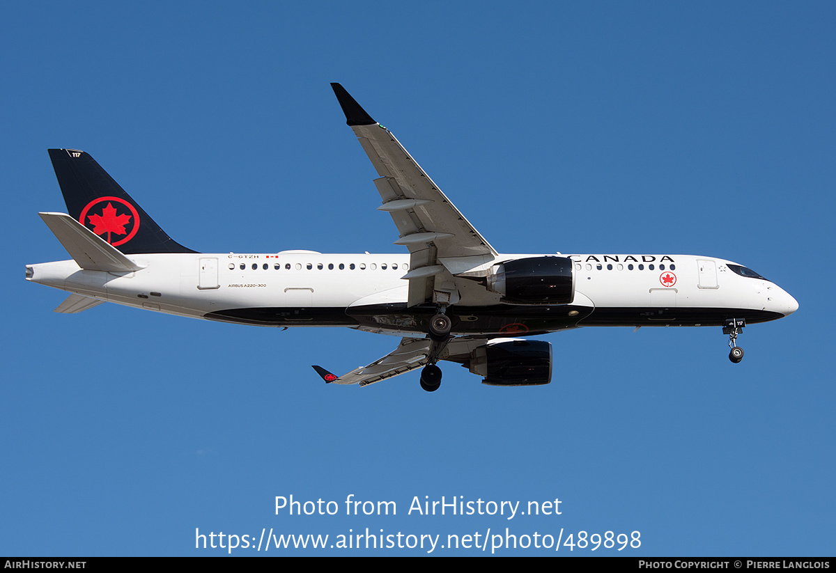 Aircraft Photo of C-GTZH | Airbus A220-371 (BD-500-1A11) | Air Canada | AirHistory.net #489898