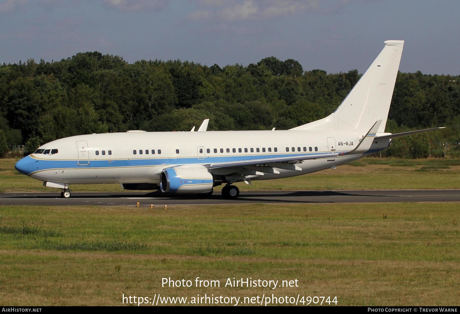 Aircraft Photo of A6-RJA | Boeing 737-700 BBJ | AirHistory.net #490744