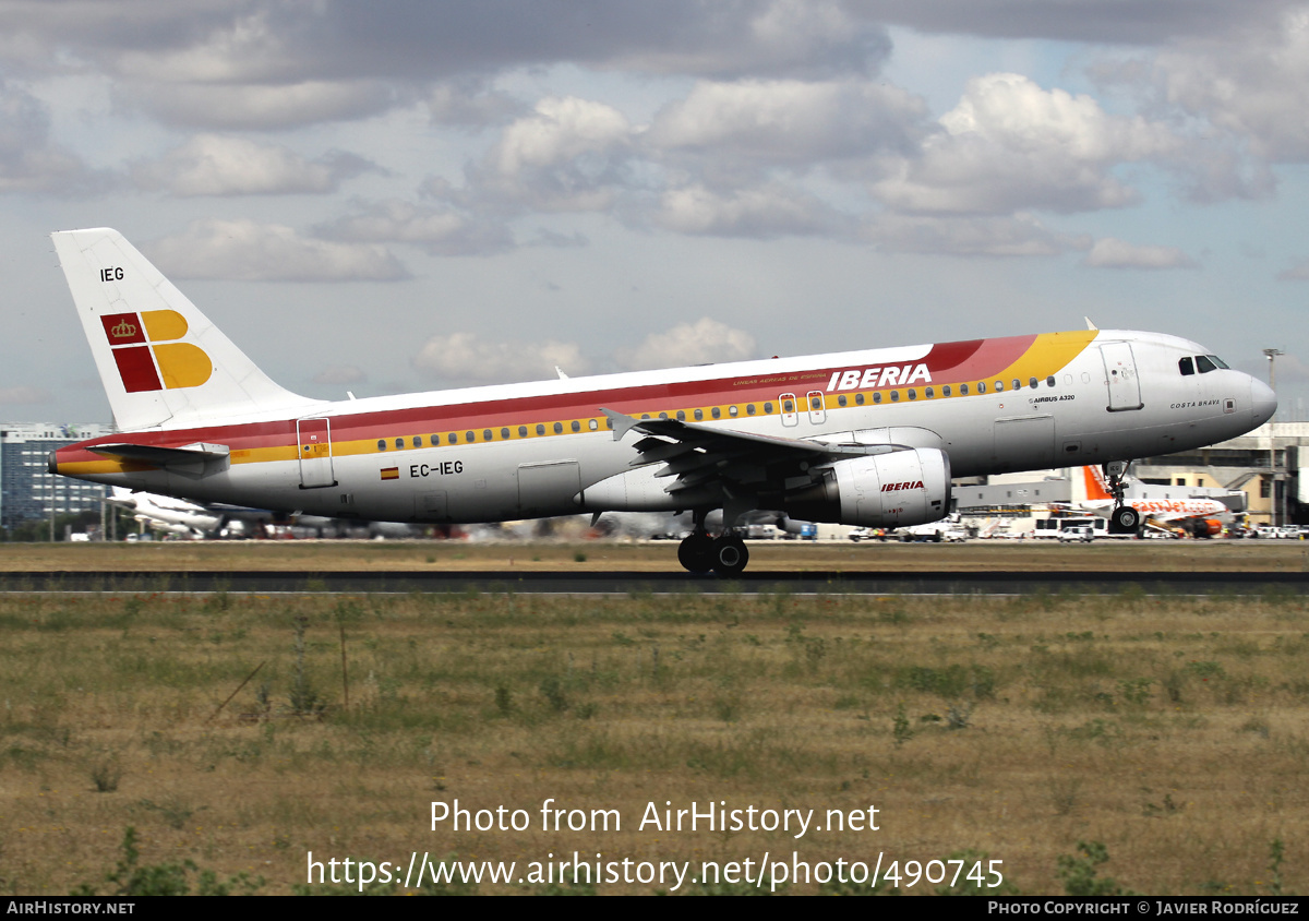 Aircraft Photo of EC-IEG | Airbus A320-214 | Iberia | AirHistory.net #490745