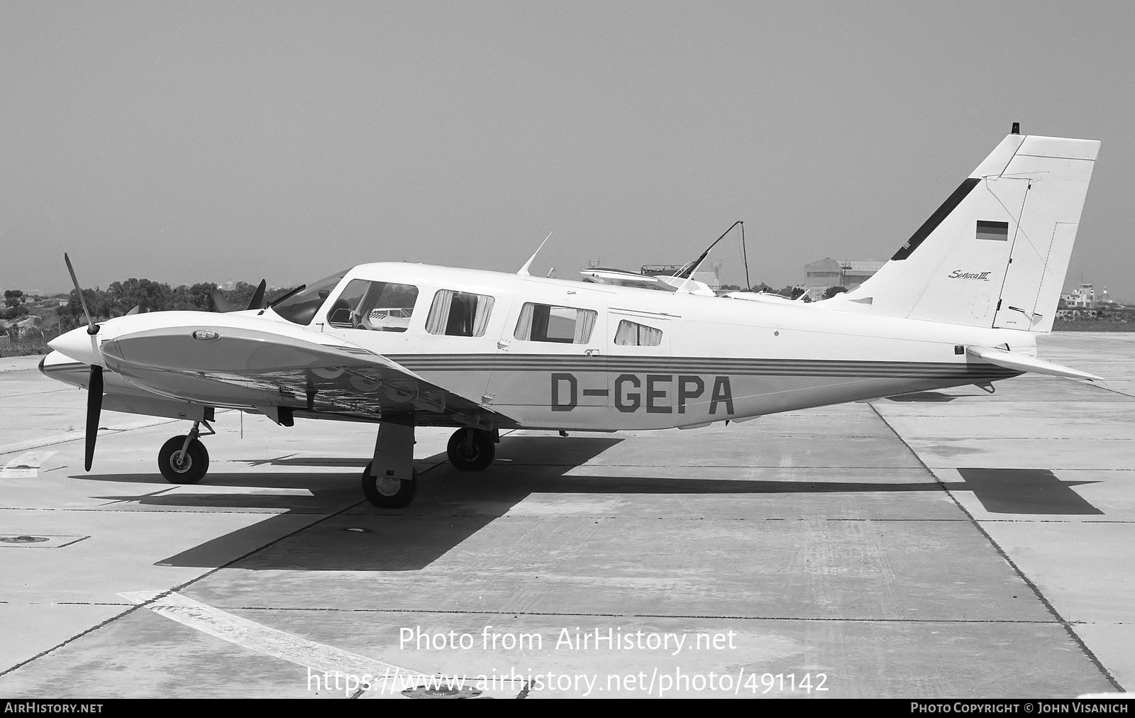 Aircraft Photo of D-GEPA | Piper PA-34-220T Seneca III | AirHistory.net #491142