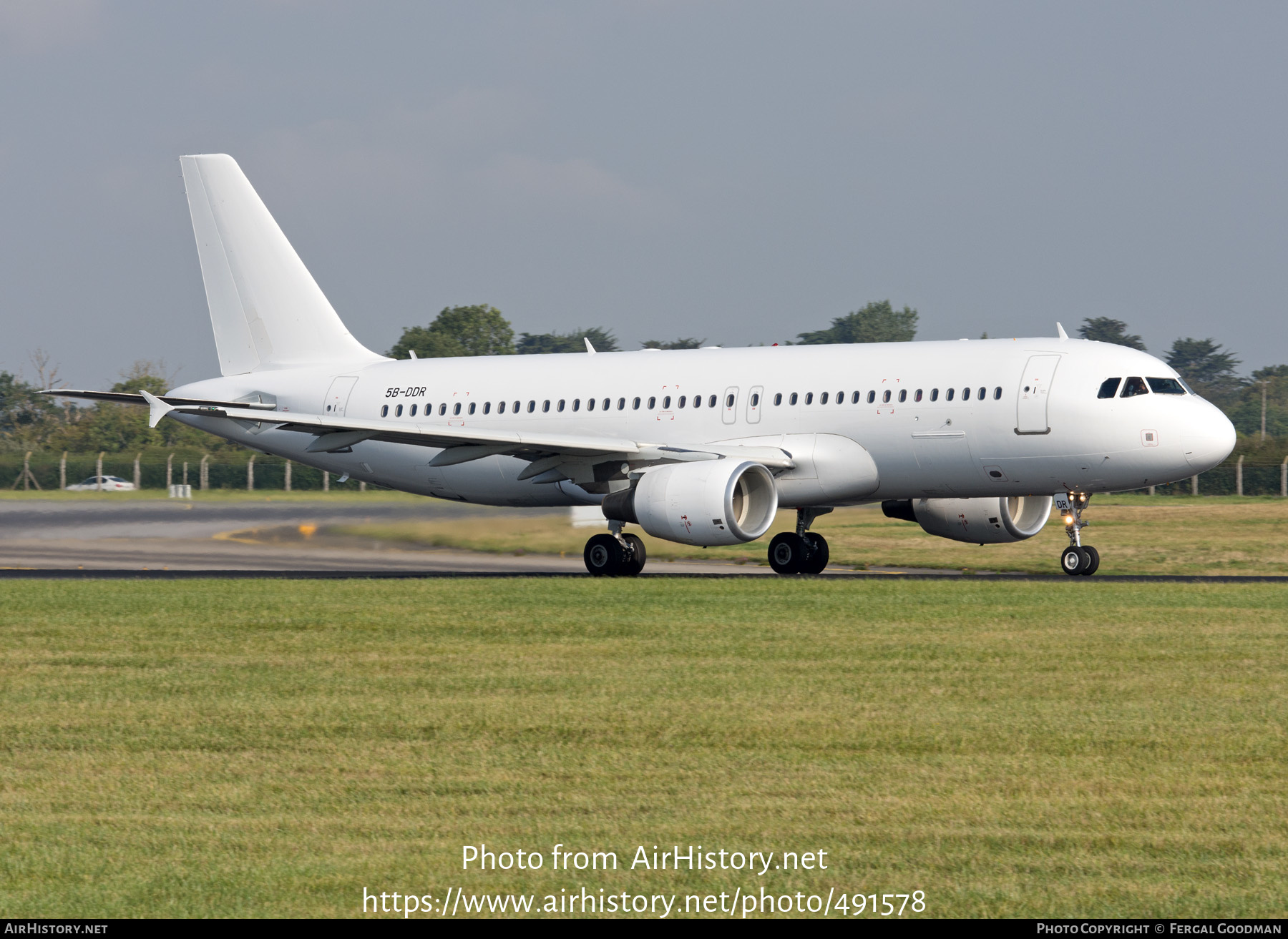 Aircraft Photo of 5B-DDR | Airbus A320-214 | AirHistory.net #491578