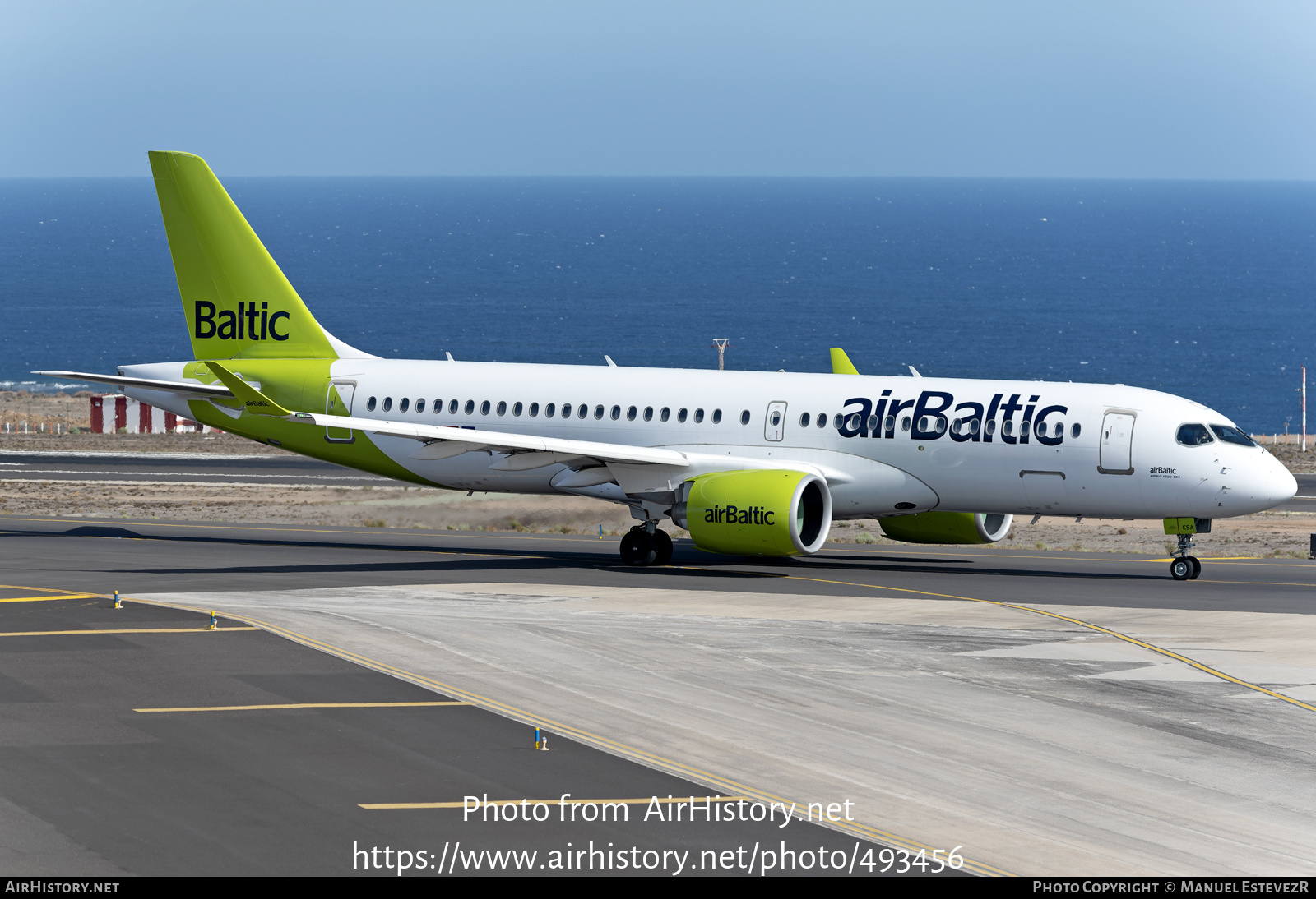 Aircraft Photo of YL-CSA | Bombardier CSeries CS300 (BD-500-1A11) | AirBaltic | AirHistory.net #493456