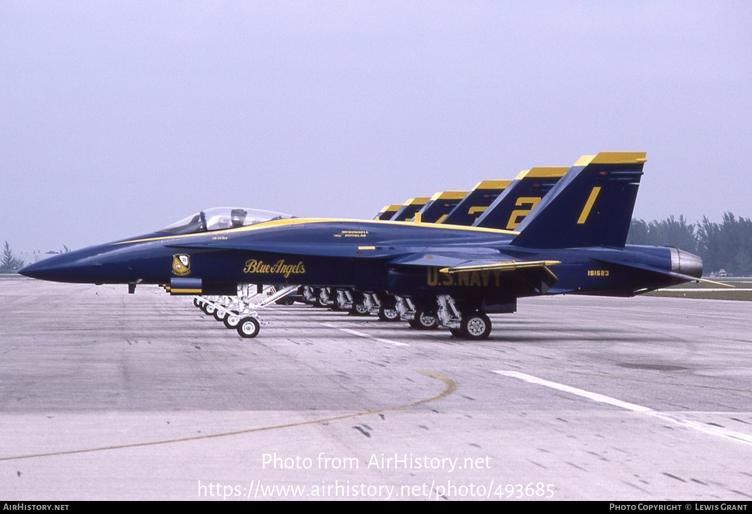 Aircraft Photo of 161523 | McDonnell Douglas F/A-18A Hornet | USA - Navy | AirHistory.net #493685