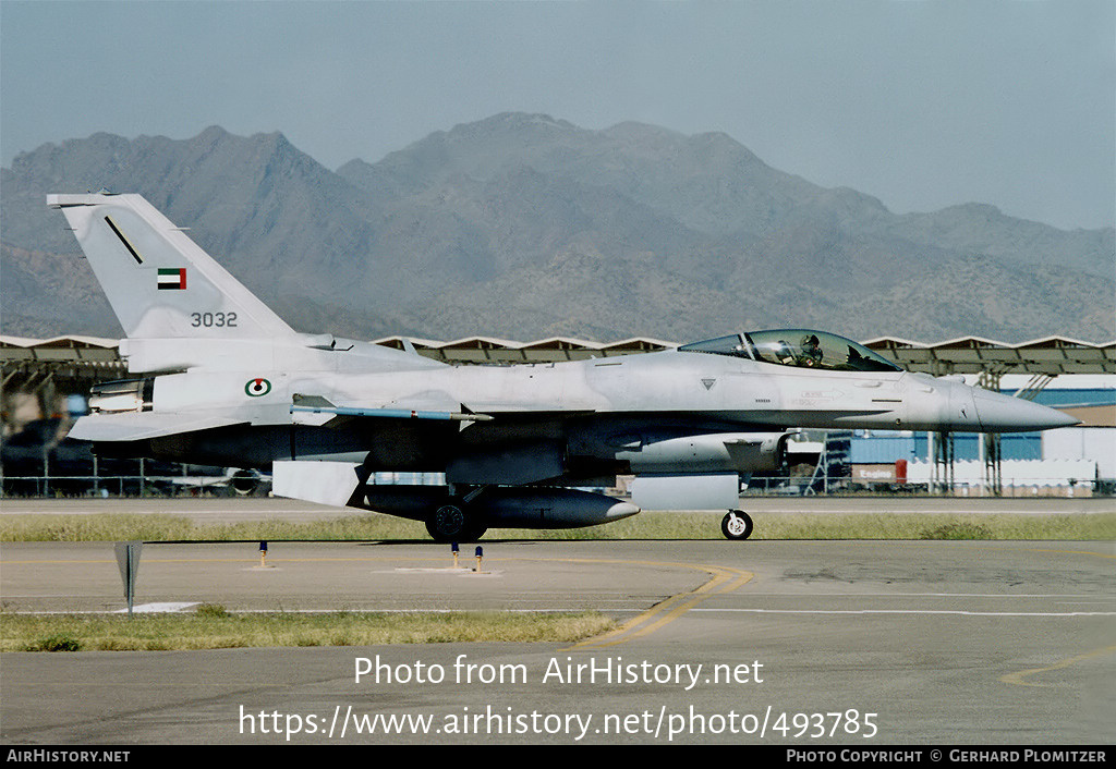 Aircraft Photo of 3032 | Lockheed Martin F-16E Fighting Falcon | United Arab Emirates - Air Force | AirHistory.net #493785