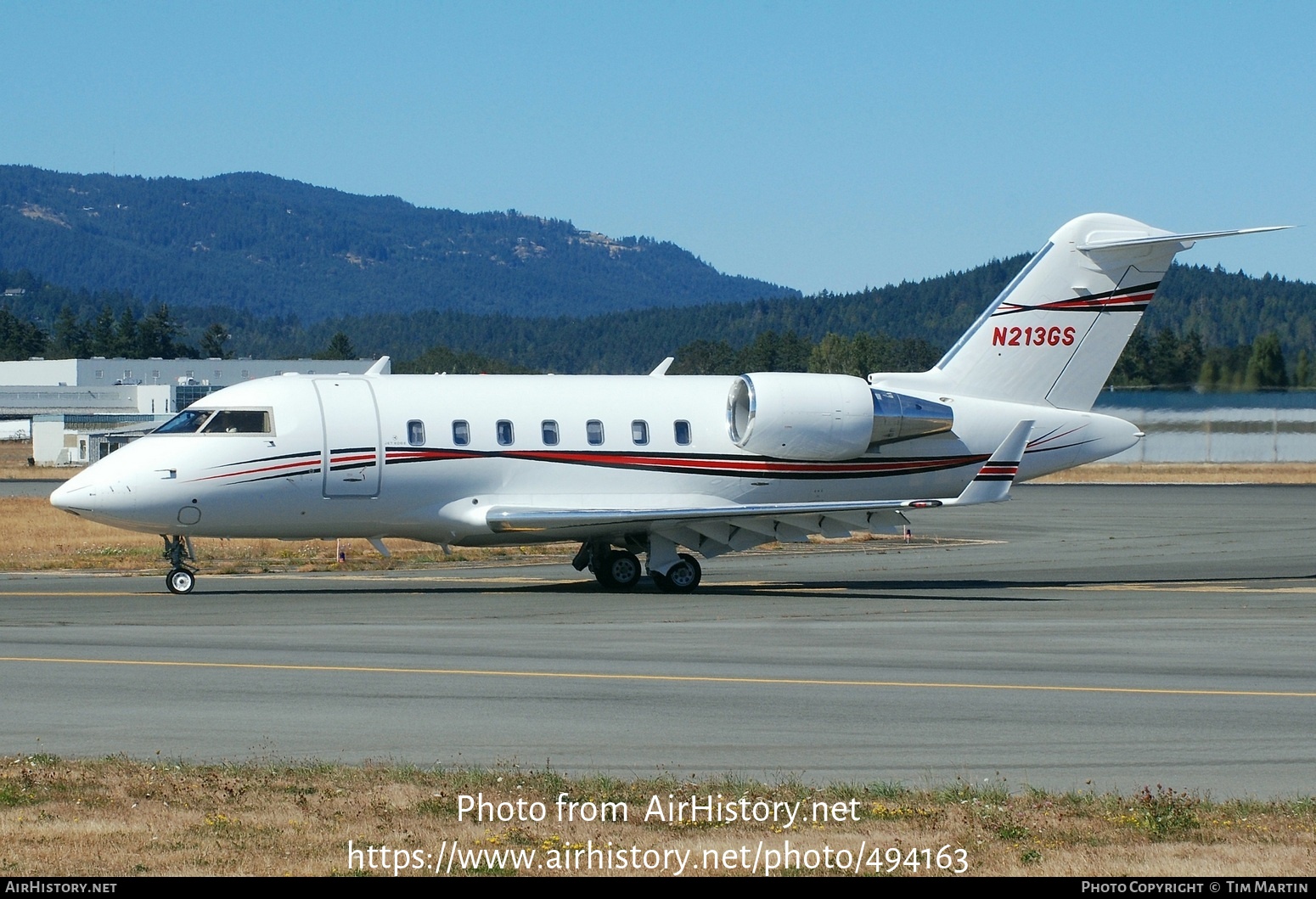 Aircraft Photo of N213GS | Bombardier Challenger 605 (CL-600-2B16) | Jet Edge | AirHistory.net #494163