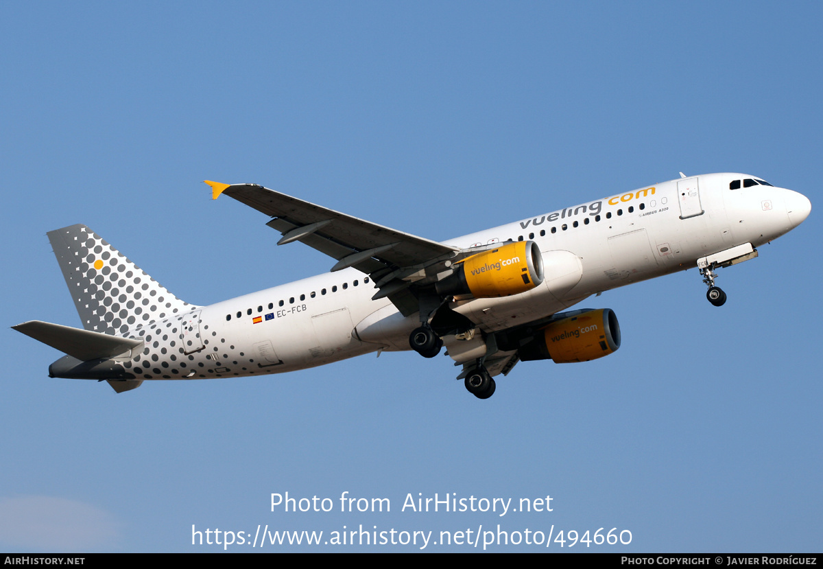 Aircraft Photo of EC-FCB | Airbus A320-211 | Vueling Airlines | AirHistory.net #494660