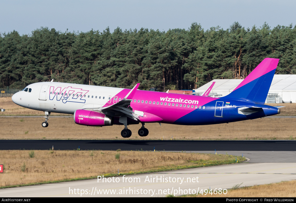 Aircraft Photo of HA-LYL | Airbus A320-232 | Wizz Air | AirHistory.net #494680