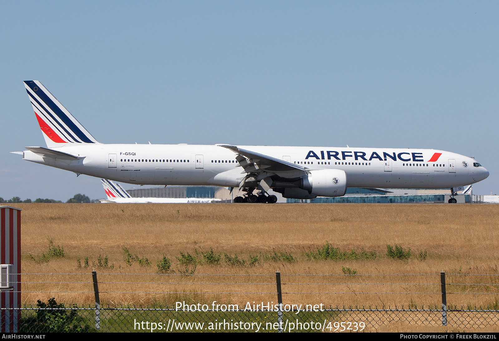 Aircraft Photo of F-GSQI | Boeing 777-328/ER | Air France | AirHistory.net #495239