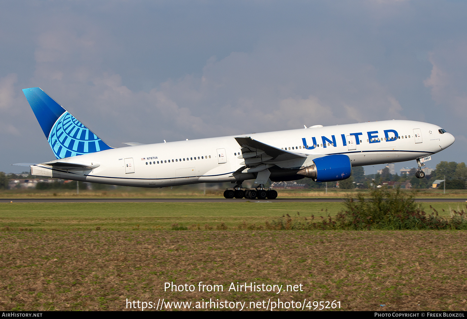 Aircraft Photo of N787UA | Boeing 777-222/ER | United Airlines | AirHistory.net #495261