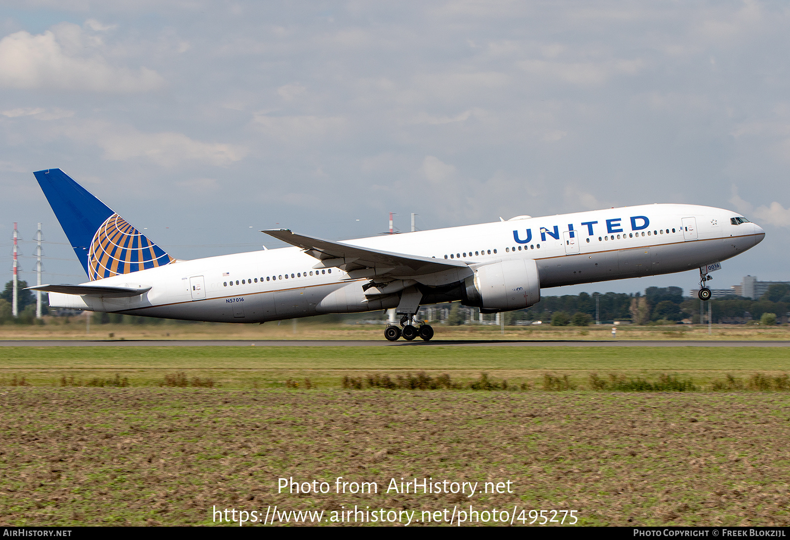 Aircraft Photo of N57016 | Boeing 777-224/ER | United Airlines | AirHistory.net #495275