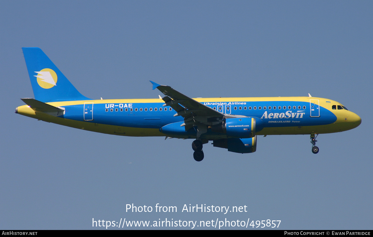 Aircraft Photo of UR-DAE | Airbus A320-211 | AeroSvit Ukrainian Airlines | AirHistory.net #495857