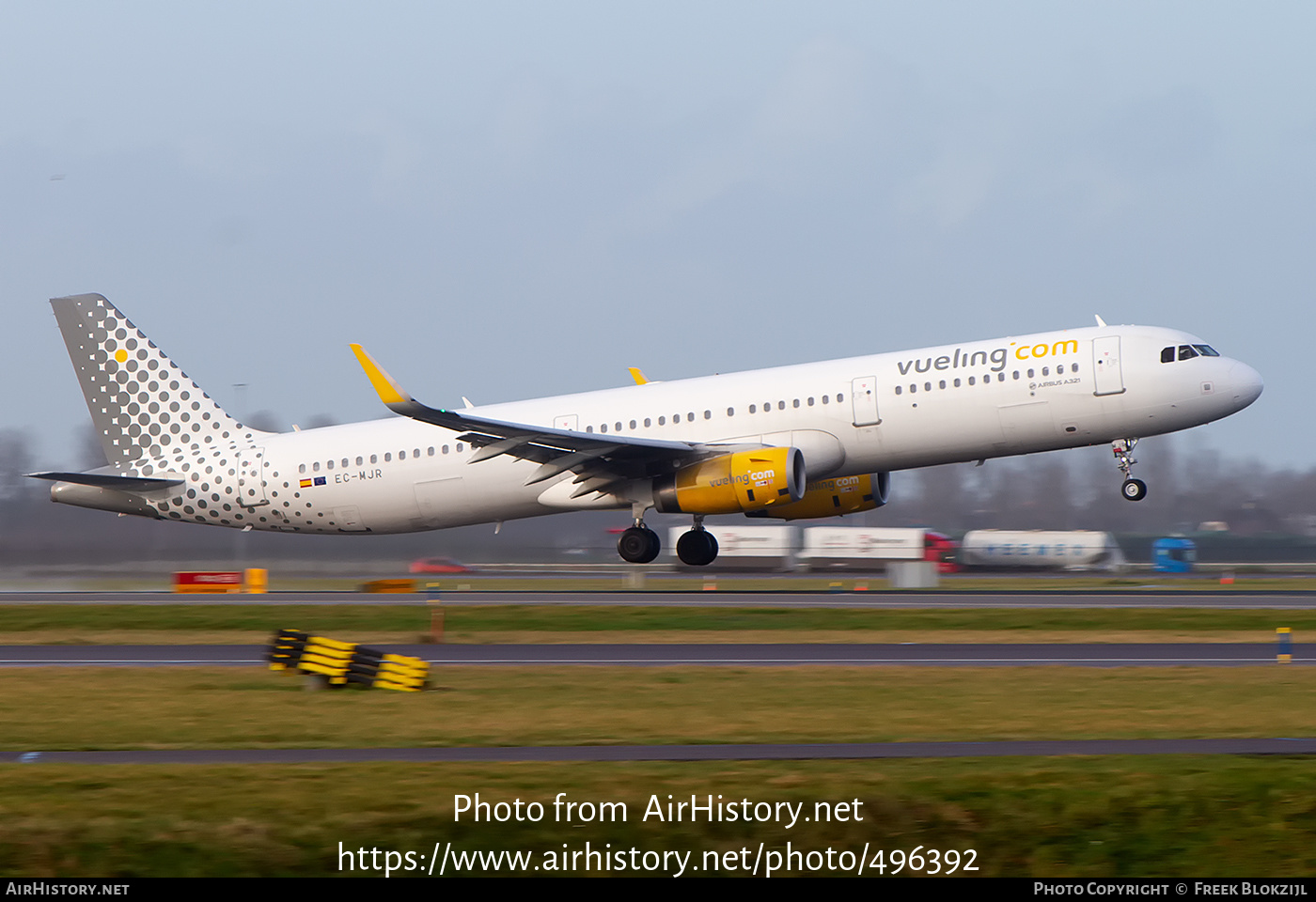 Aircraft Photo of EC-MJR | Airbus A321-231 | Vueling Airlines | AirHistory.net #496392