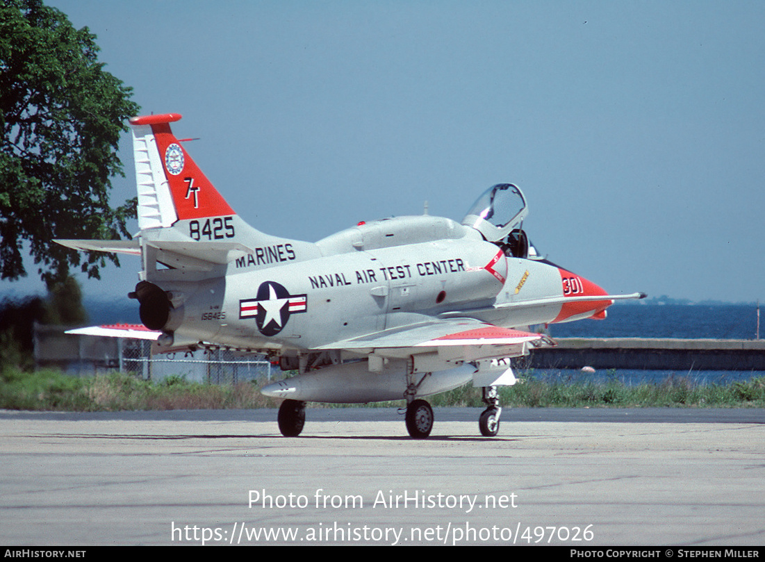 Aircraft Photo of 158425 / 8425 | McDonnell Douglas A-4M Skyhawk II | USA - Marines | AirHistory.net #497026