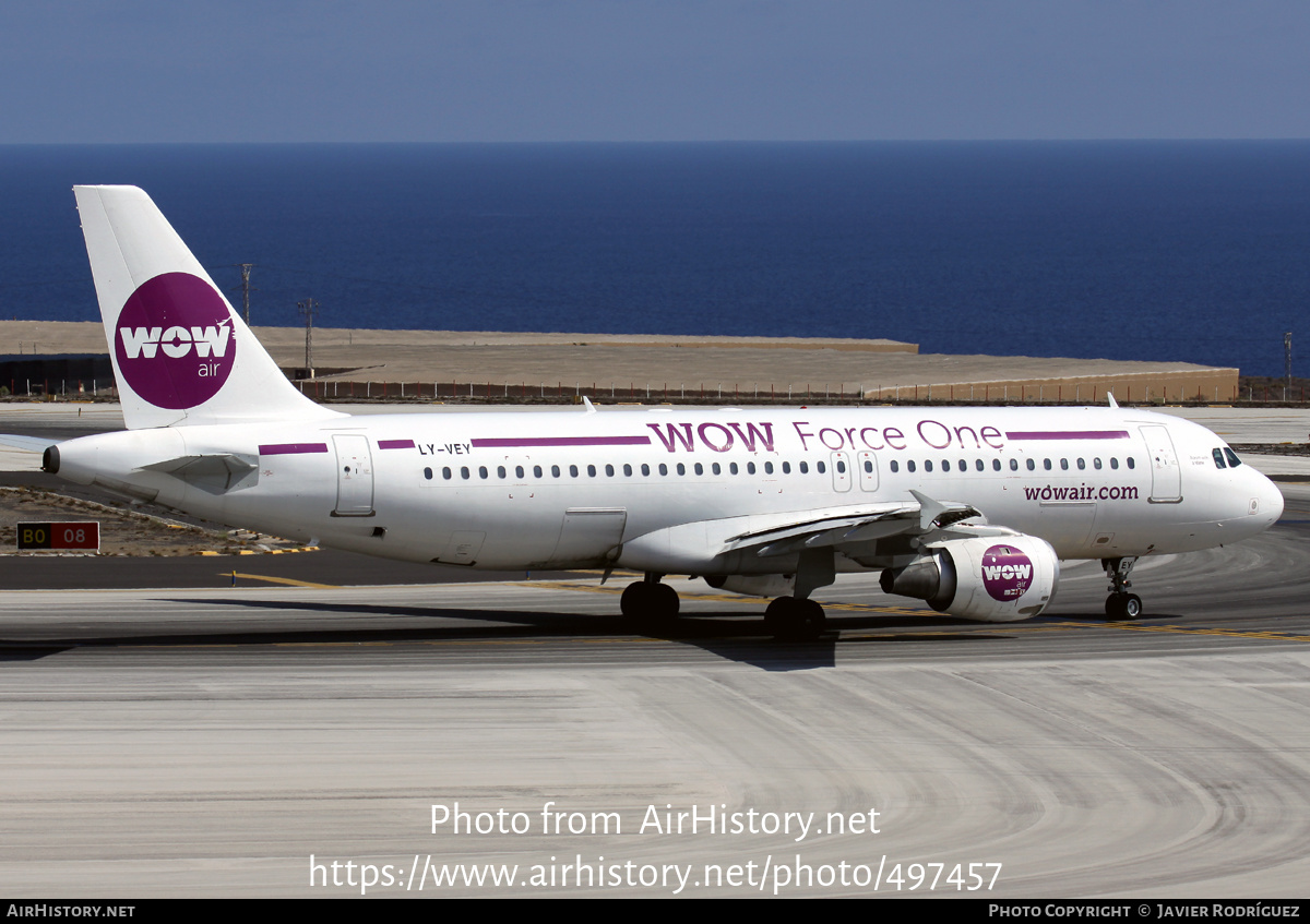 Aircraft Photo of LY-VEY | Airbus A320-212 | WOW Air | AirHistory.net #497457