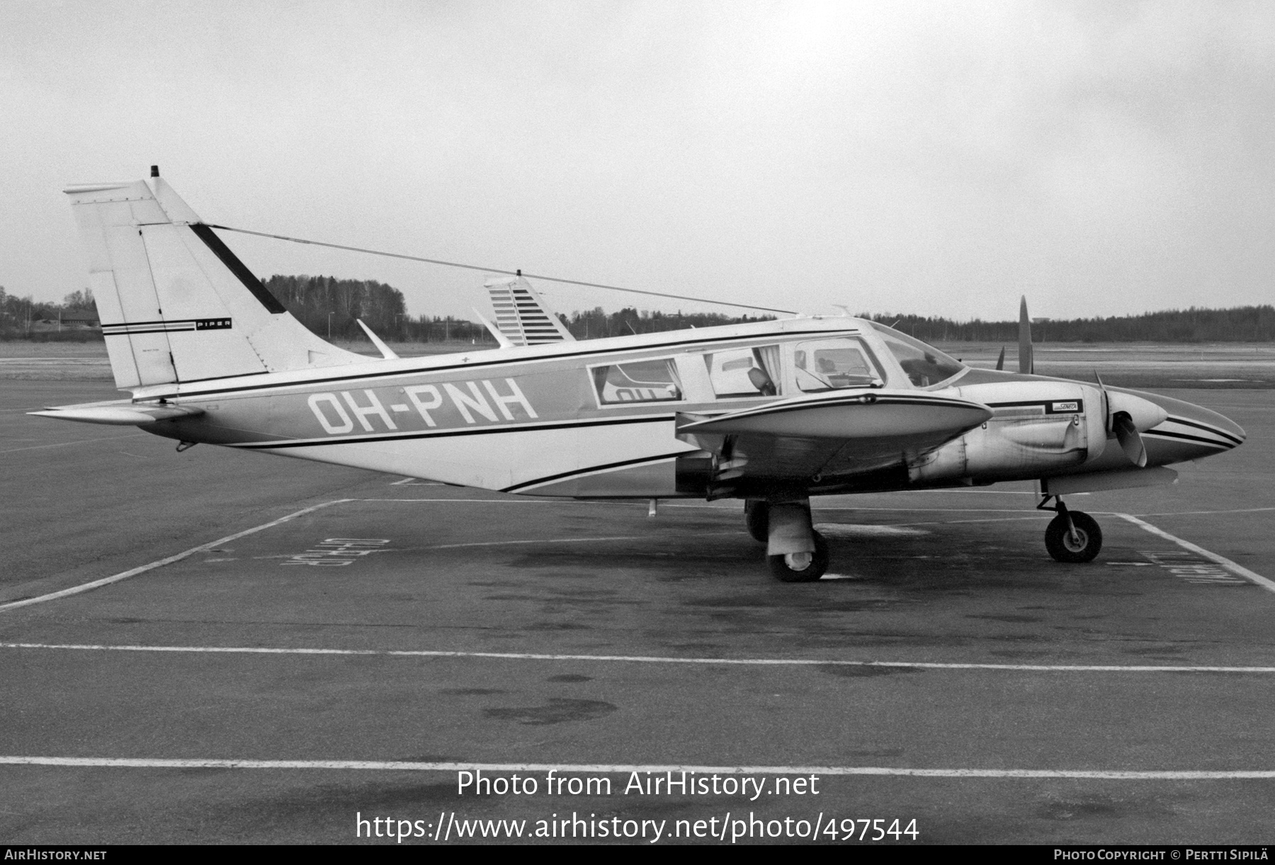 Aircraft Photo of OH-PNH | Piper PA-34-200 Seneca | AirHistory.net #497544