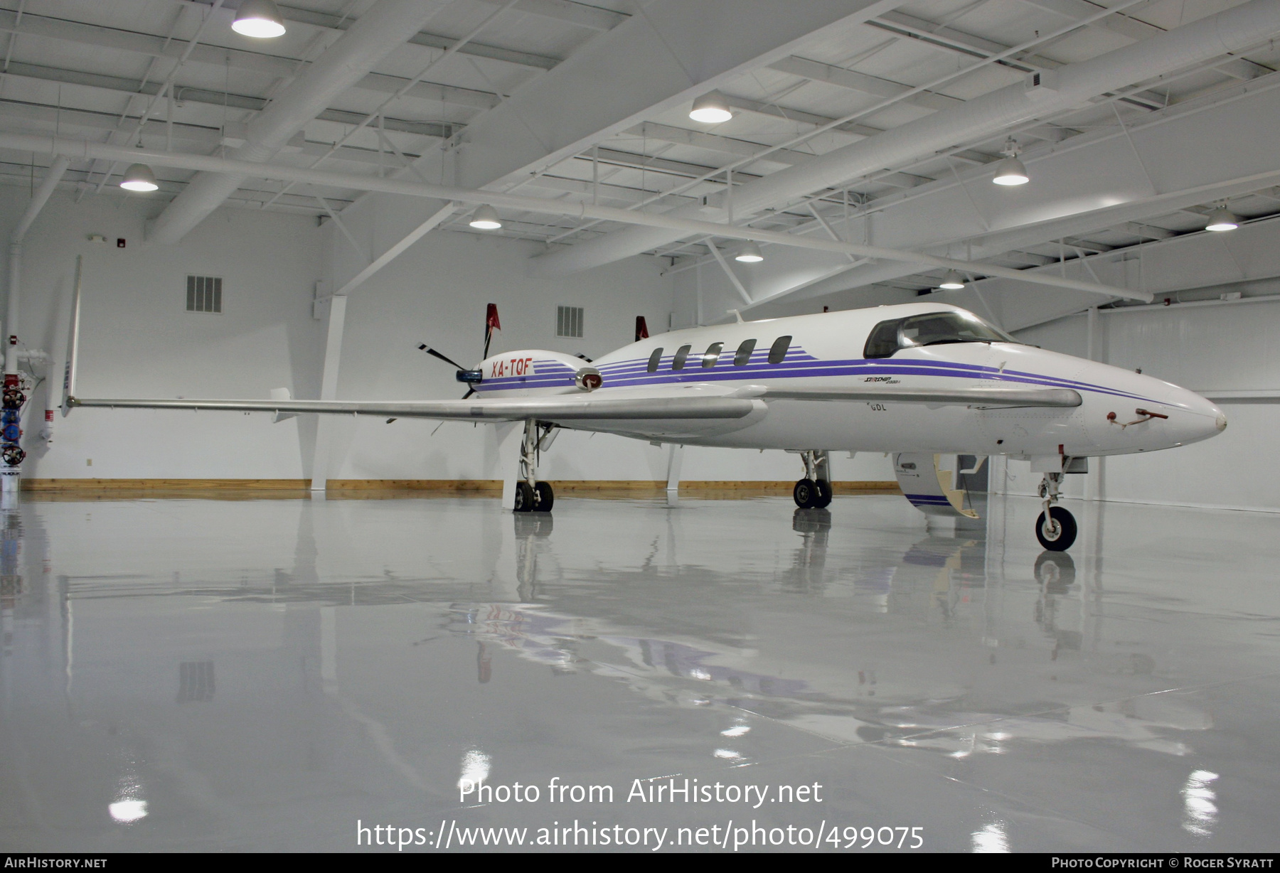 Aircraft Photo of N8224Q / XA-TQF | Beech 2000 Starship 1 | AirHistory.net #499075