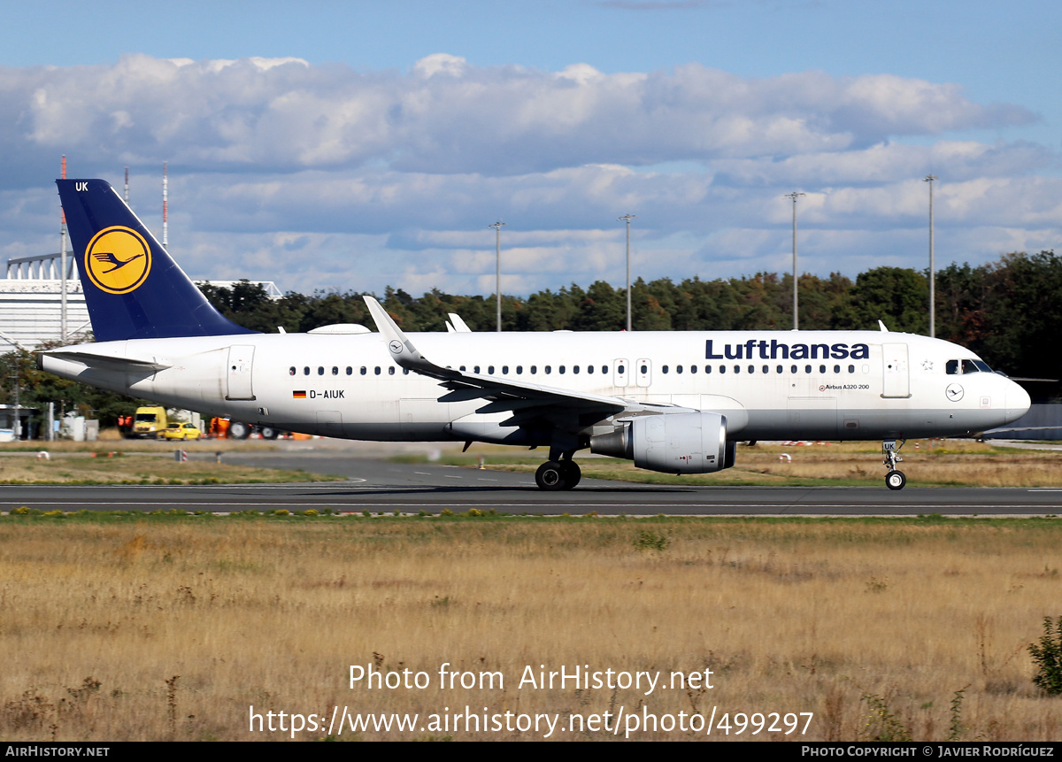 Aircraft Photo of D-AIUK | Airbus A320-214 | Lufthansa | AirHistory.net #499297