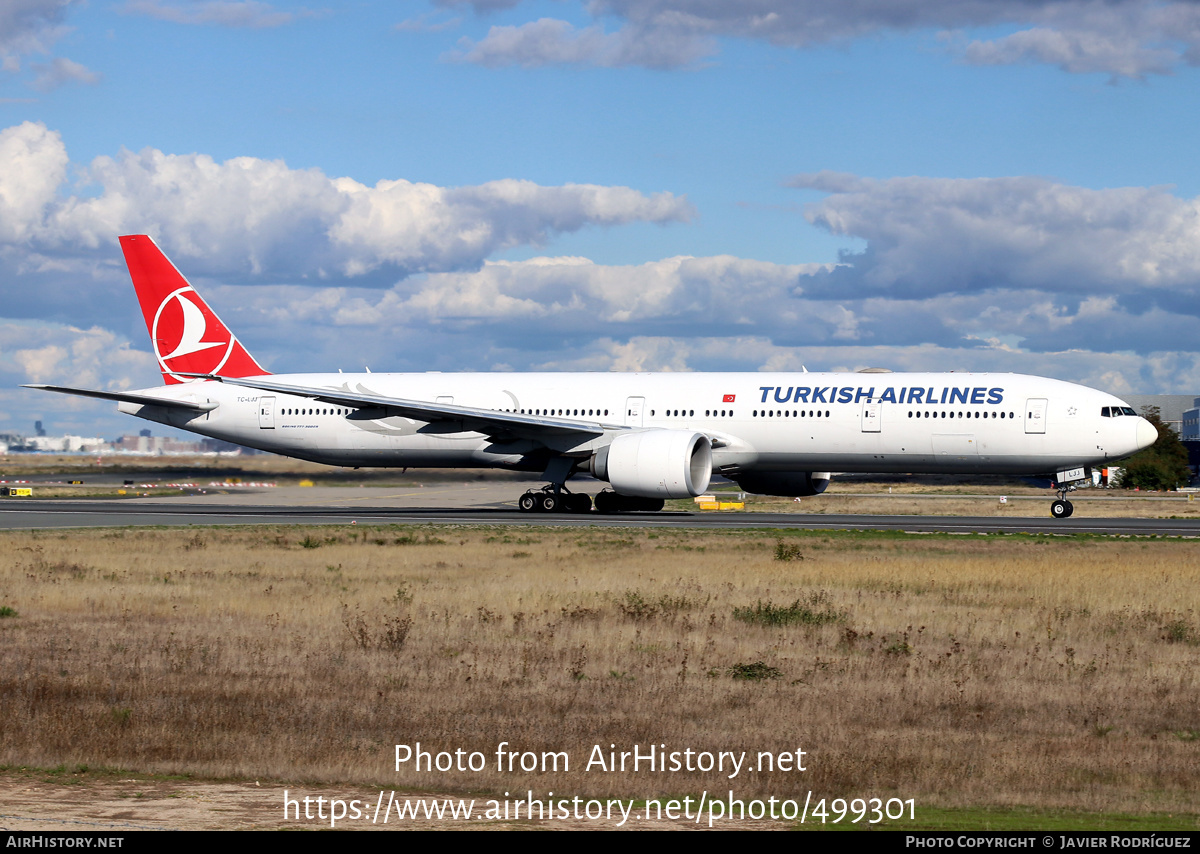 Aircraft Photo of TC-LJJ | Boeing 777-3F2/ER | Turkish Airlines | AirHistory.net #499301