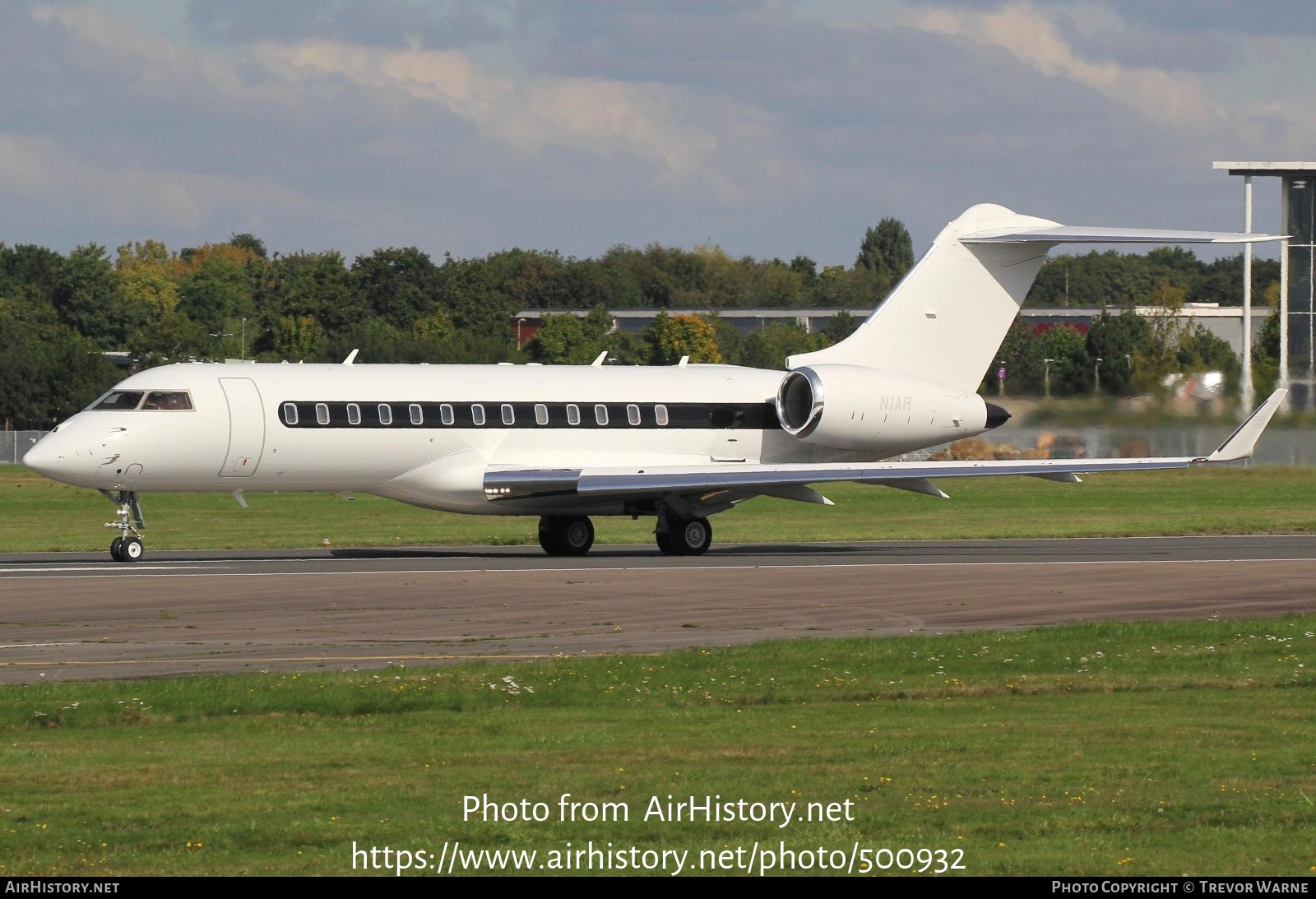 Aircraft Photo of N1AR | Bombardier Global Express (BD-700-1A10) | AirHistory.net #500932