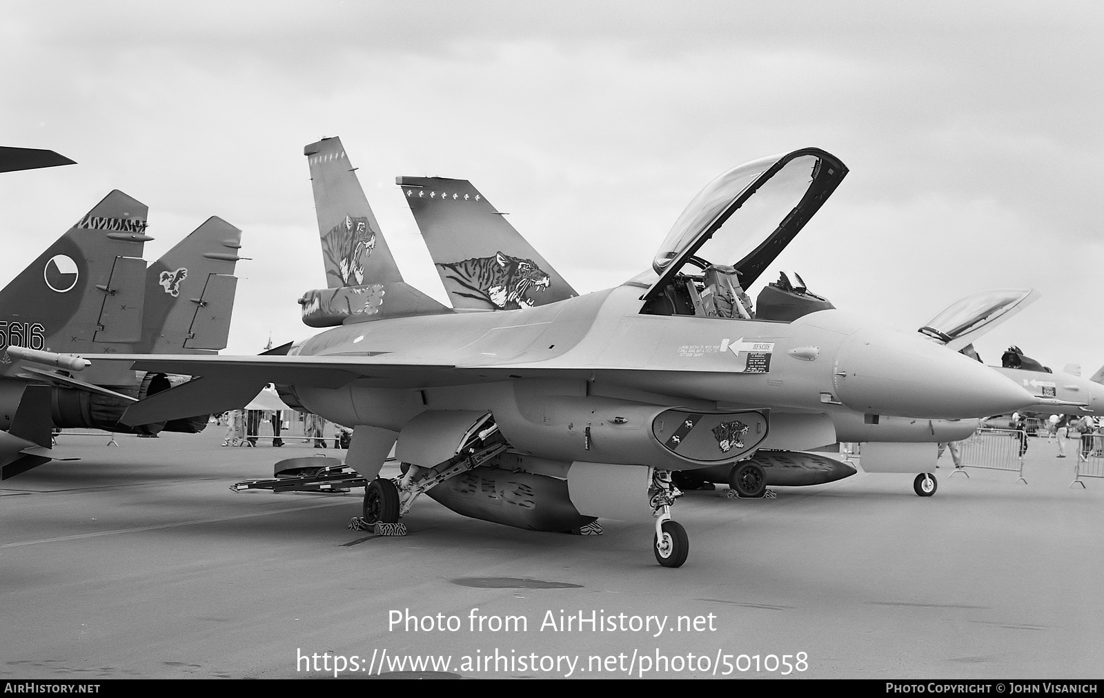 Aircraft Photo of J-004 | General Dynamics F-16A Fighting Falcon | Netherlands - Air Force | AirHistory.net #501058