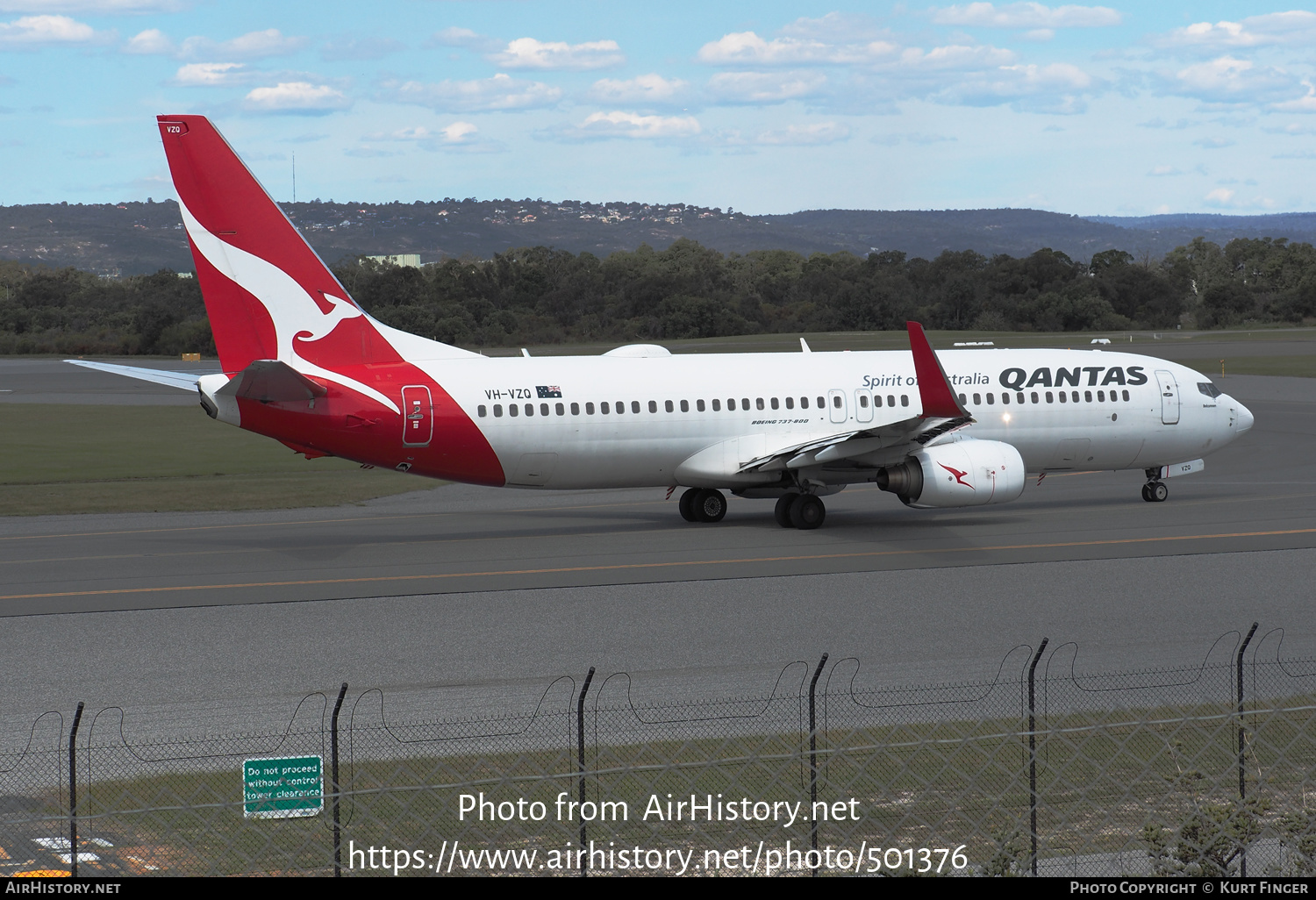 Aircraft Photo of VH-VZQ | Boeing 737-838 | Qantas | AirHistory.net #501376