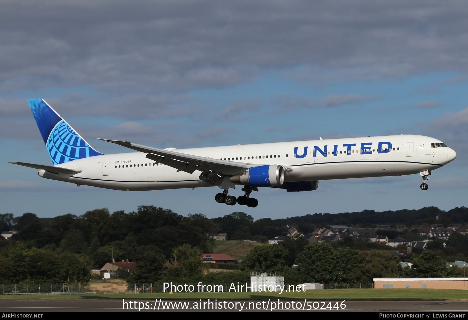 Aircraft Photo of N76065 | Boeing 767-424/ER | United Airlines | AirHistory.net #502446