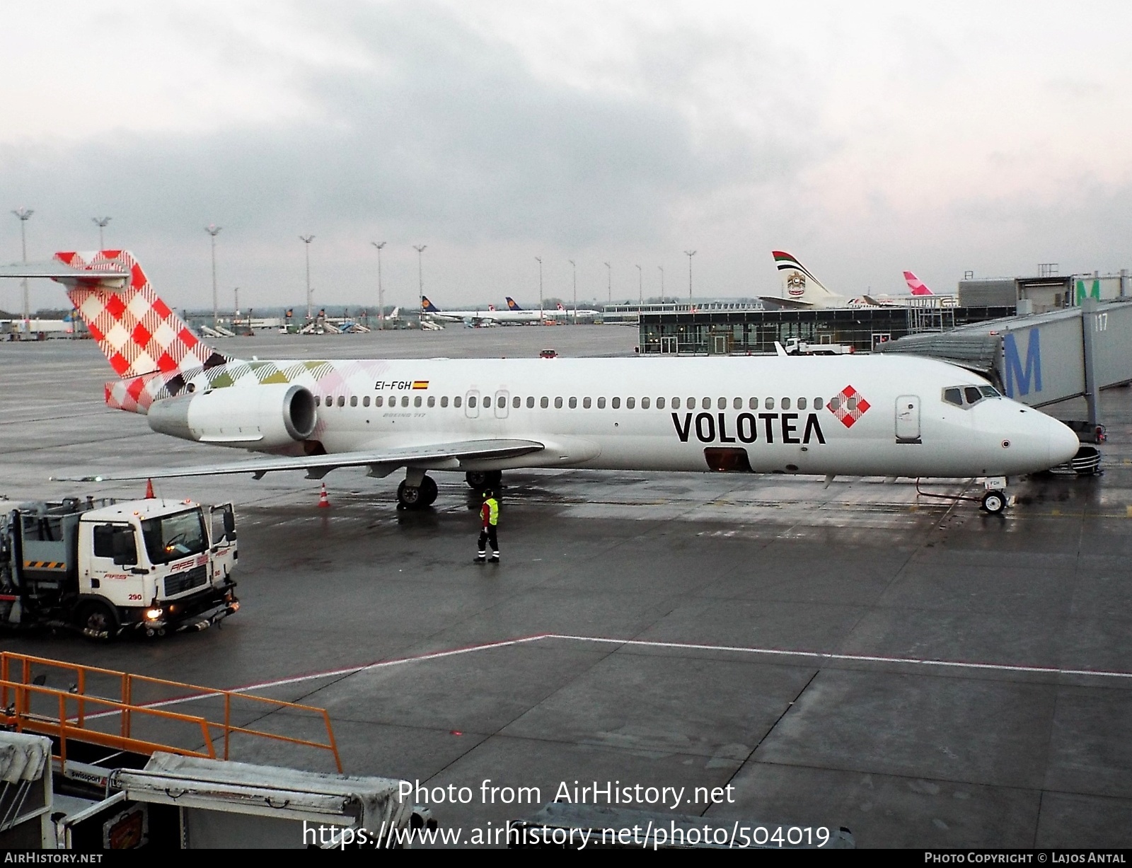 Aircraft Photo of EI-FGH | Boeing 717-2BL | Volotea | AirHistory.net #504019