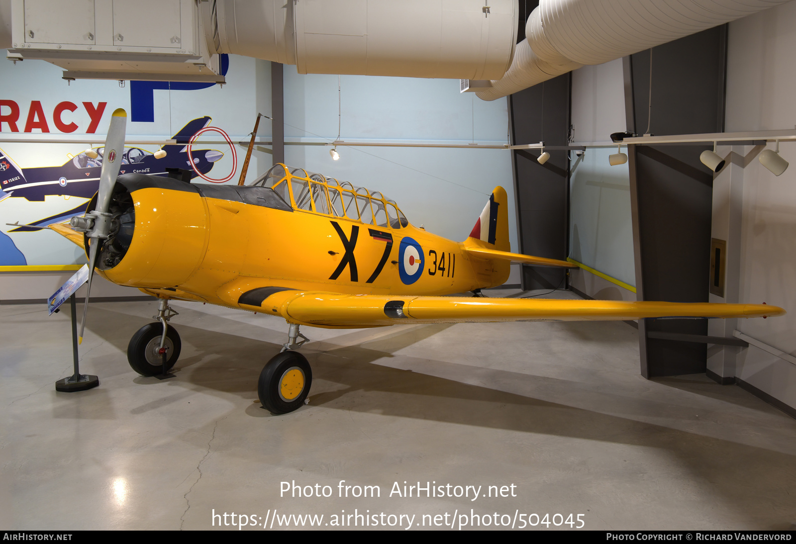 Aircraft Photo of 3411 | North American NA-64 Yale | Canada - Air Force | AirHistory.net #504045