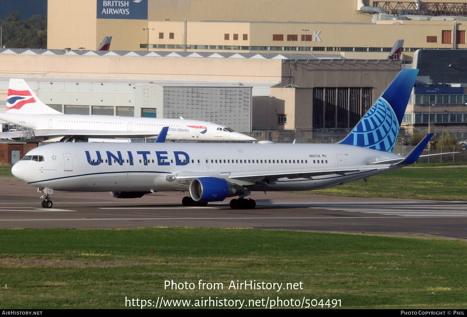 Aircraft Photo of N667UA | Boeing 767-322/ER | United Airlines | AirHistory.net #504491