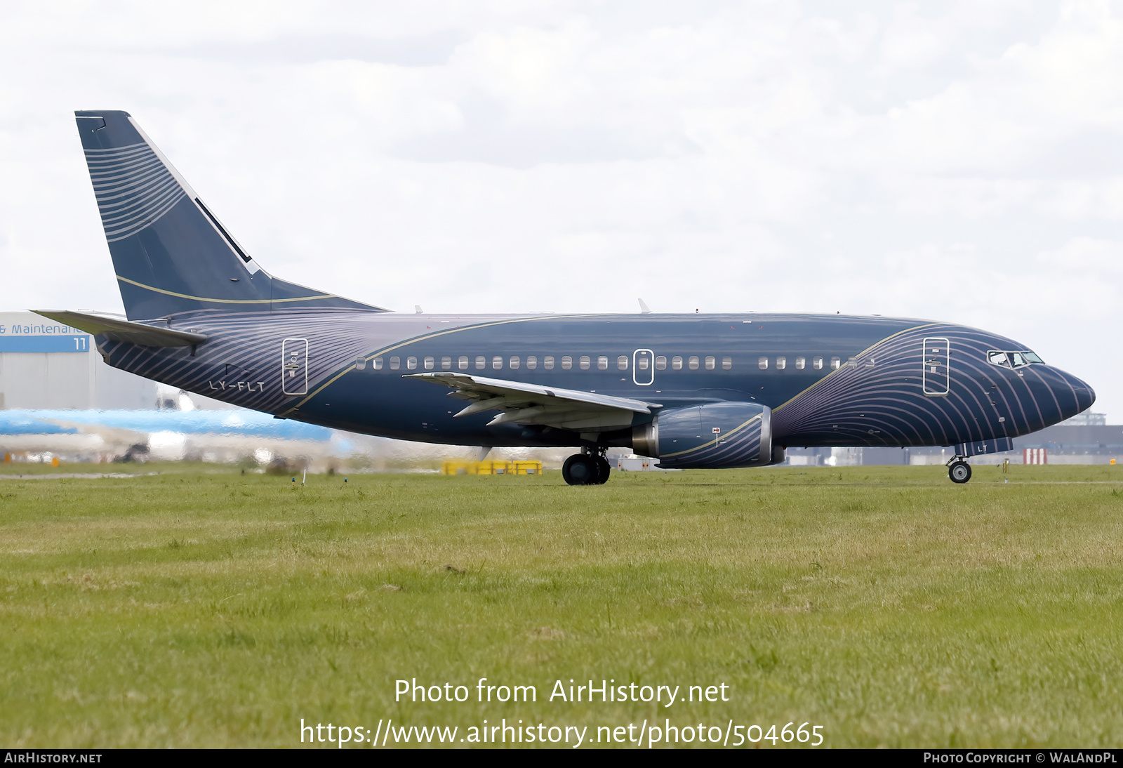 Aircraft Photo of LY-FLT | Boeing 737-522 | AirHistory.net #504665