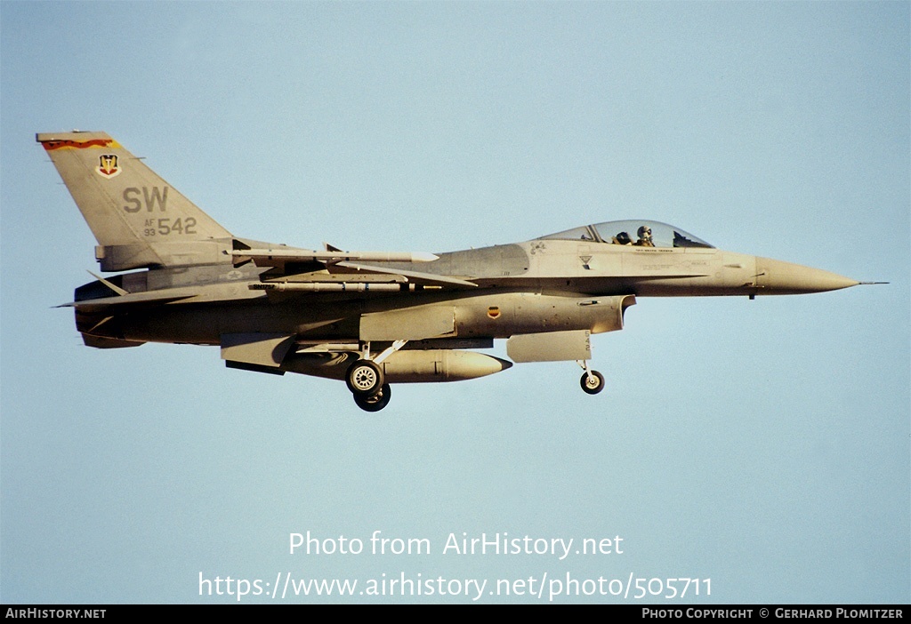 Aircraft Photo of 93-0542 / AF93-542 | Lockheed Martin F-16CJ Fighting Falcon | USA - Air Force | AirHistory.net #505711