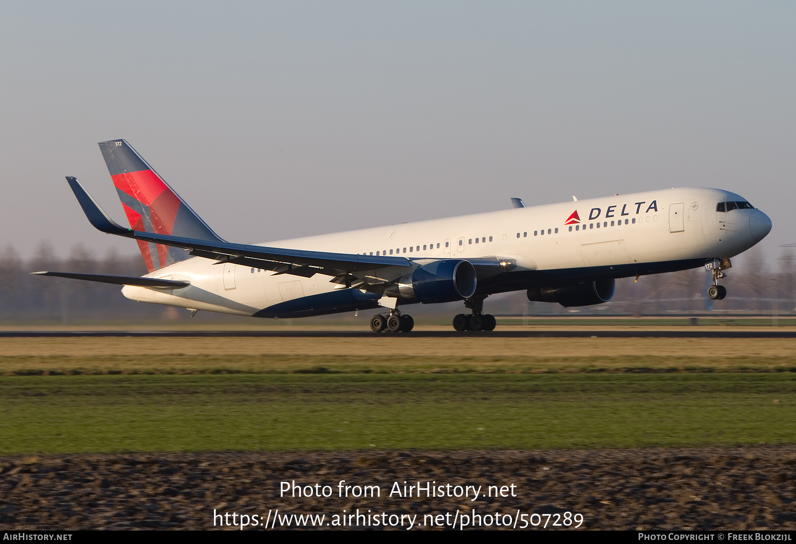 Aircraft Photo of N172DN | Boeing 767-332/ER | Delta Air Lines | AirHistory.net #507289