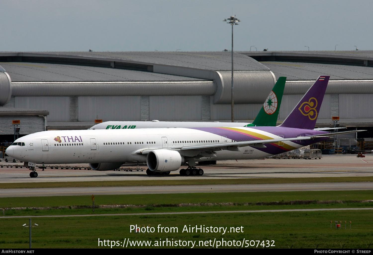 Aircraft Photo of HS-TKV | Boeing 777-3D7/ER | Thai Airways International | AirHistory.net #507432