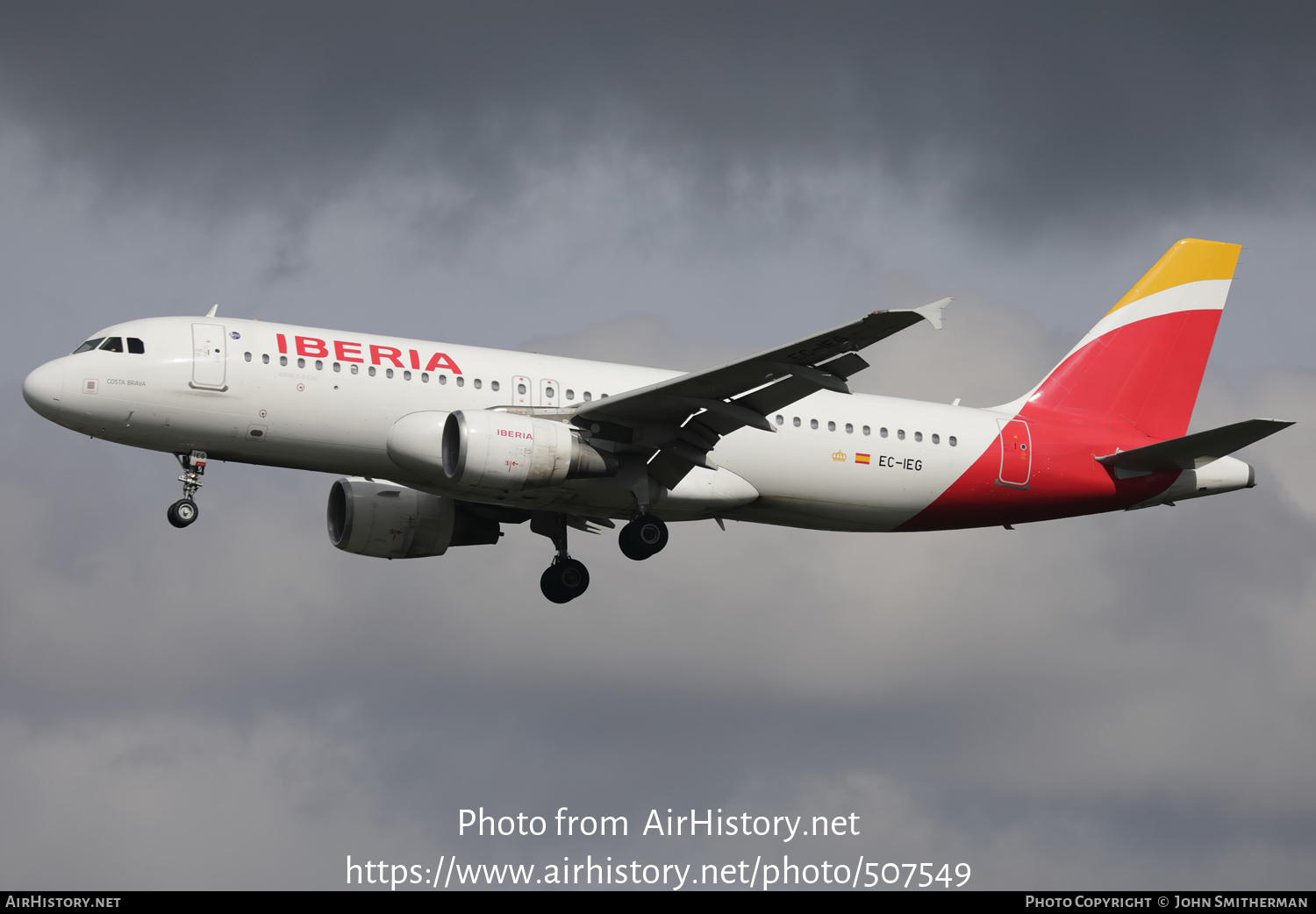 Aircraft Photo of EC-IEG | Airbus A320-214 | Iberia | AirHistory.net #507549