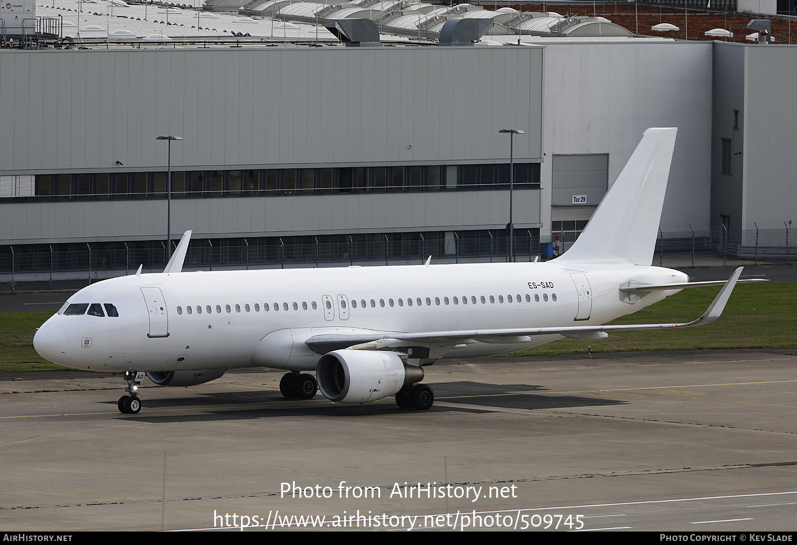 Aircraft Photo of ES-SAD | Airbus A320-214 | AirHistory.net #509745