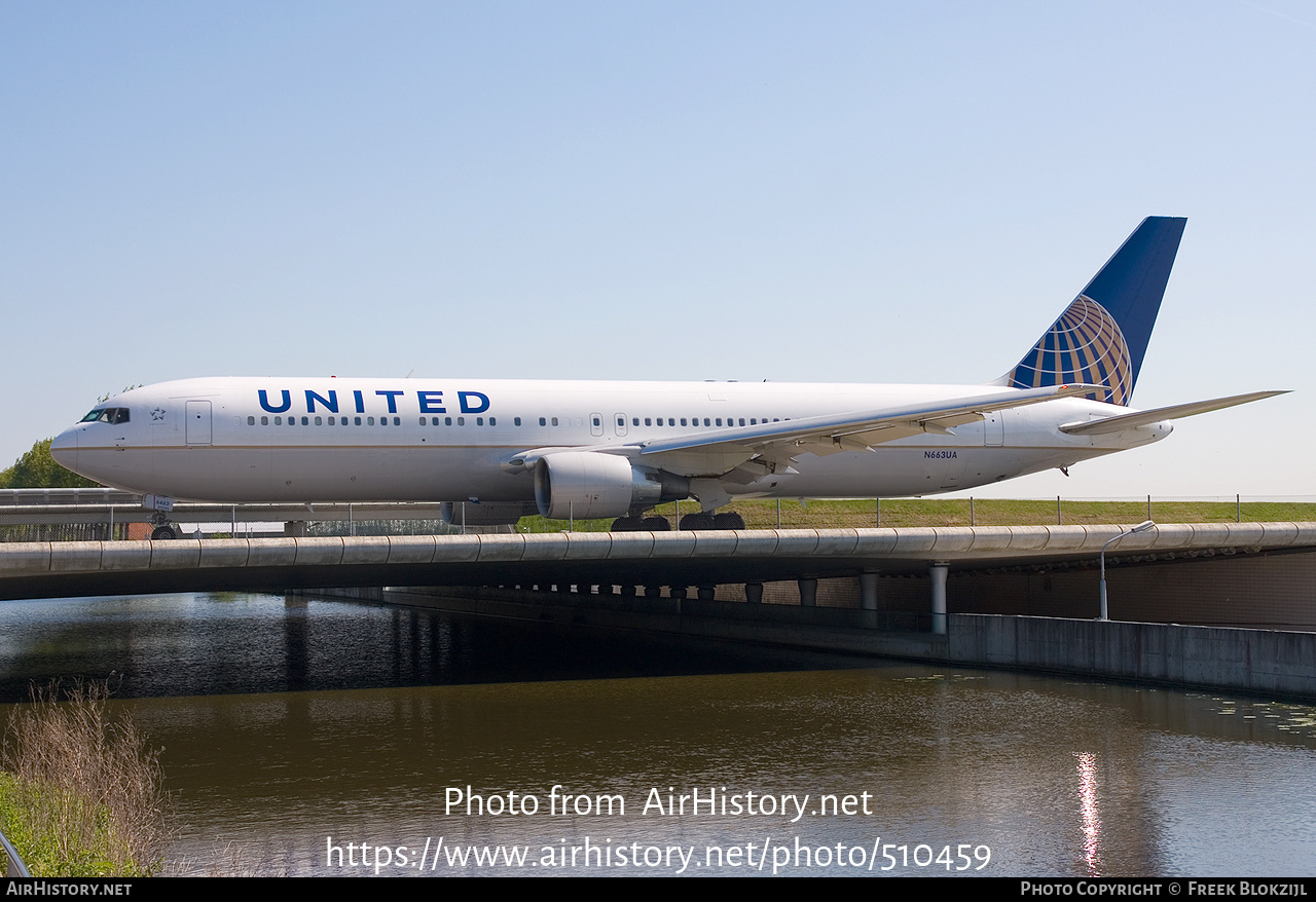 Aircraft Photo of N663UA | Boeing 767-322/ER | United Airlines | AirHistory.net #510459