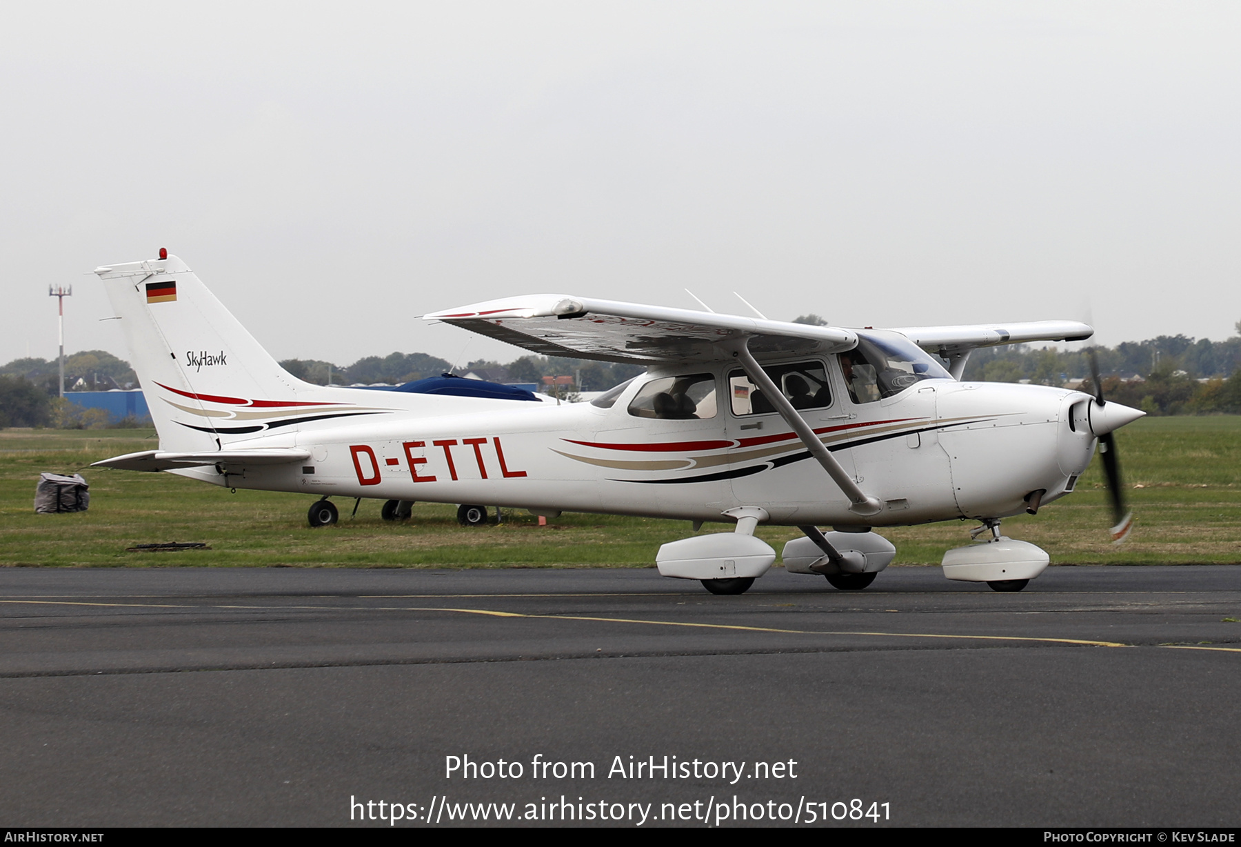 Aircraft Photo of D-ETTL | Cessna 172R Skyhawk II | AirHistory.net #510841