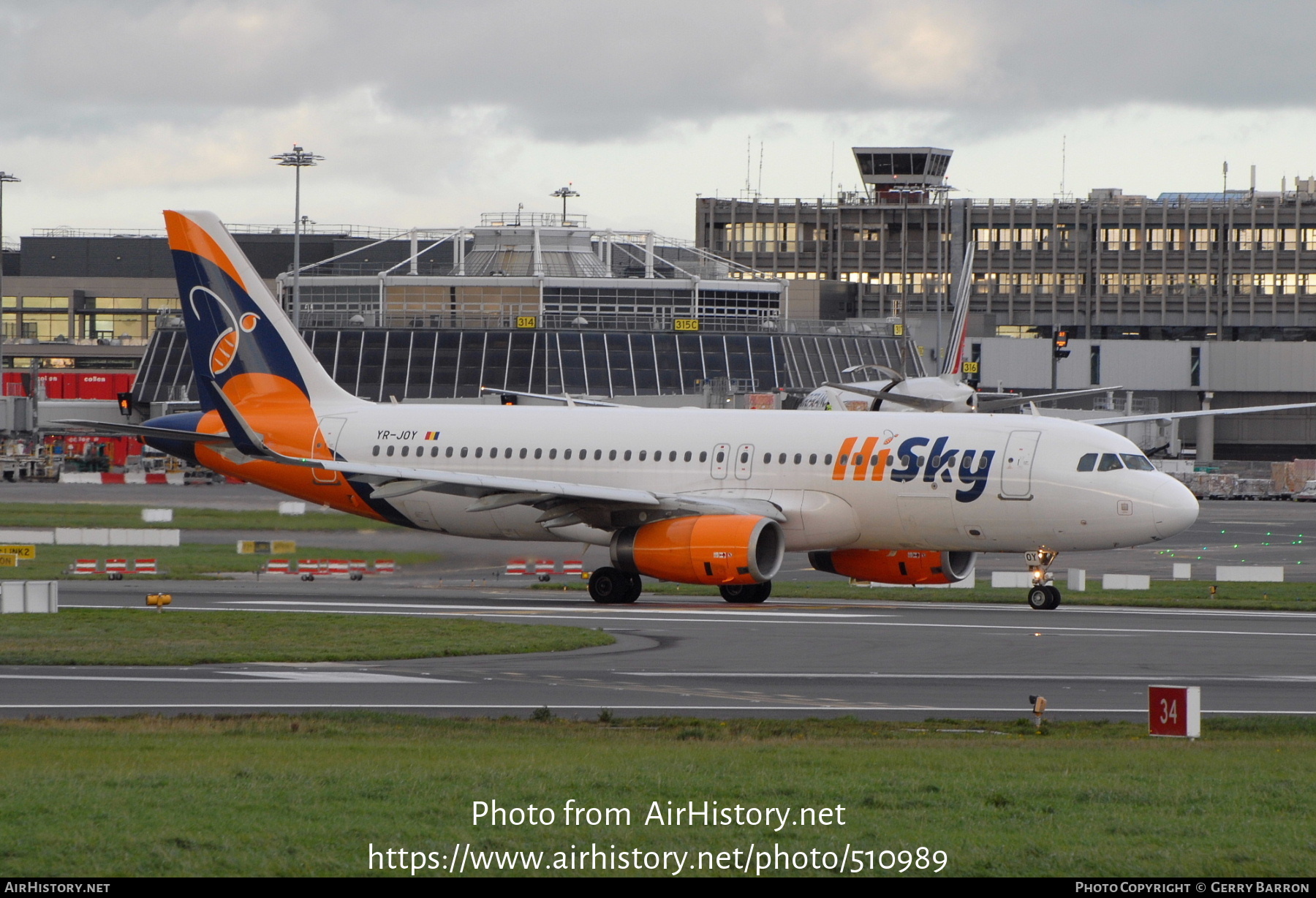 Aircraft Photo of YR-JOY | Airbus A320-232 | HiSky | AirHistory.net #510989