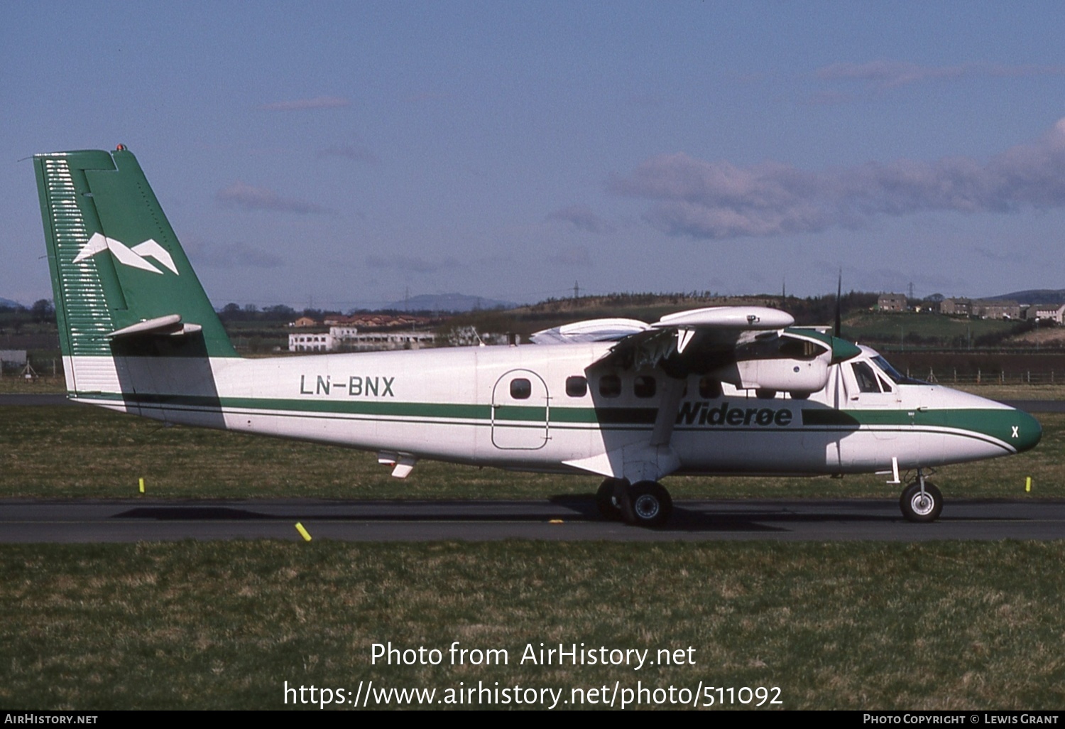 Aircraft Photo of LN-BNX | De Havilland Canada DHC-6-300 Twin Otter | Widerøe | AirHistory.net #511092