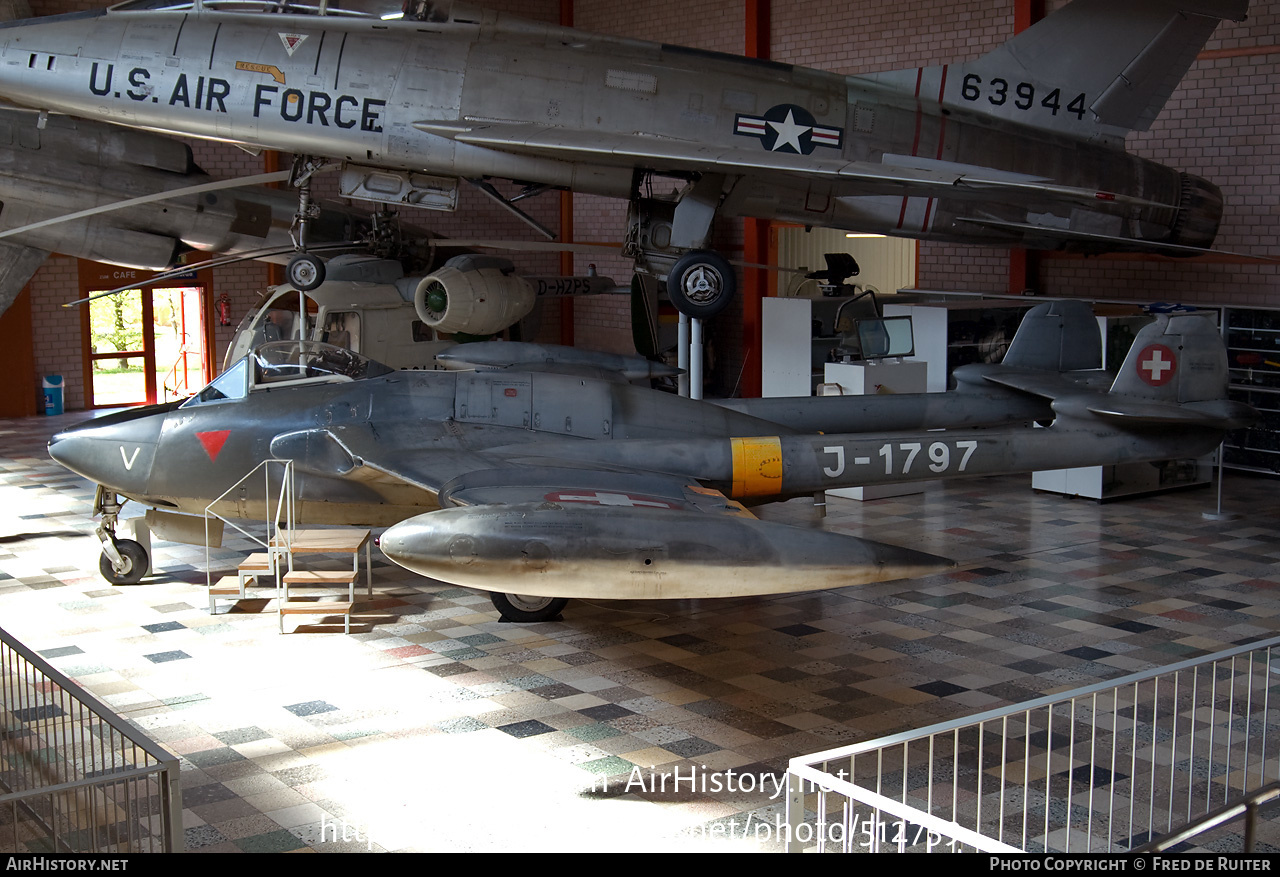 Aircraft Photo of J-1797 | De Havilland D.H. 112 Venom FB54 | Switzerland - Air Force | AirHistory.net #512759