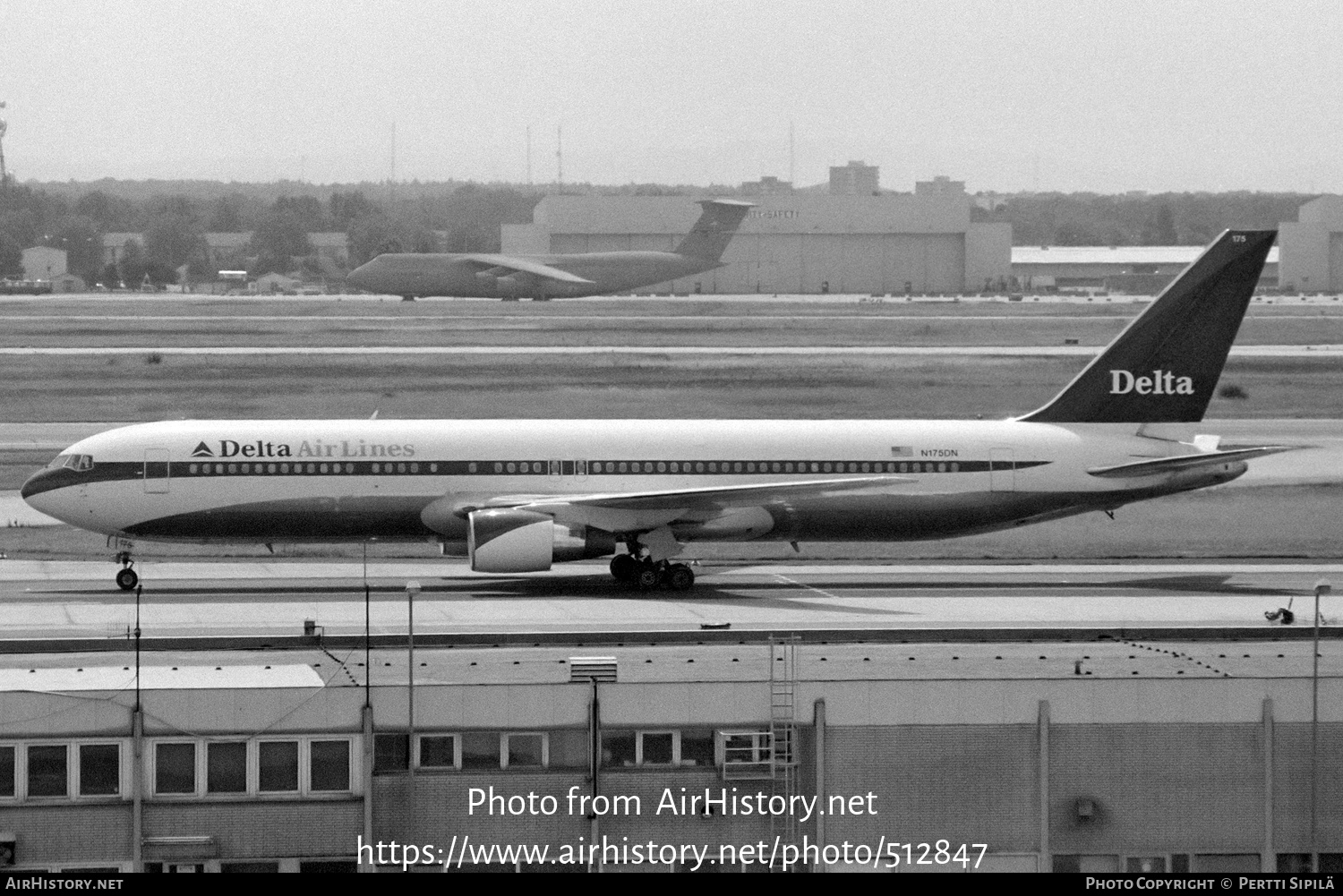 Aircraft Photo of N175DN | Boeing 767-332/ER | Delta Air Lines | AirHistory.net #512847