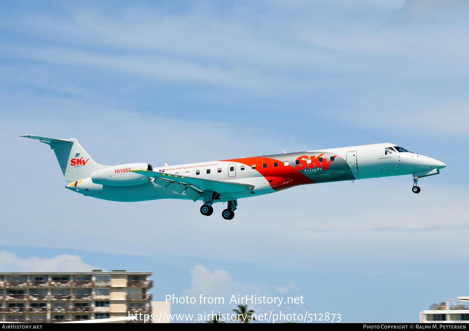 Aircraft Photo of HI1052 | Embraer ERJ-145LR (EMB-145LR) | Sky High Aviation | AirHistory.net #512873