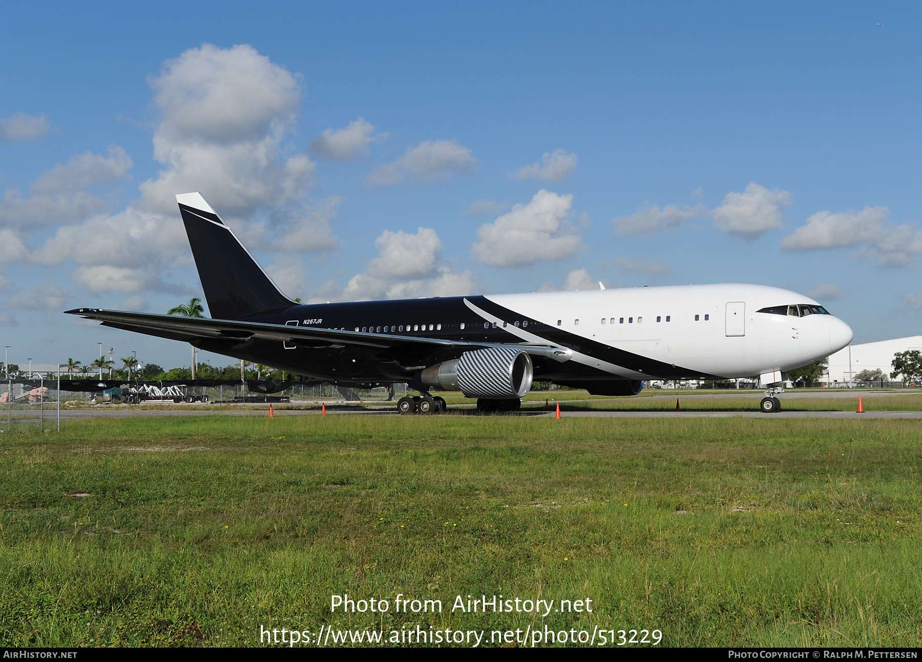 Aircraft Photo of N267JR | Boeing 767-238/ER | AirHistory.net #513229