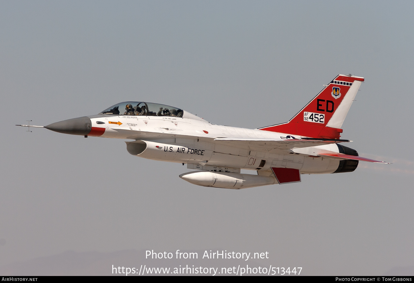 Aircraft Photo of 92-0452 | General Dynamics F-16B Fighting Falcon | USA - Air Force | AirHistory.net #513447