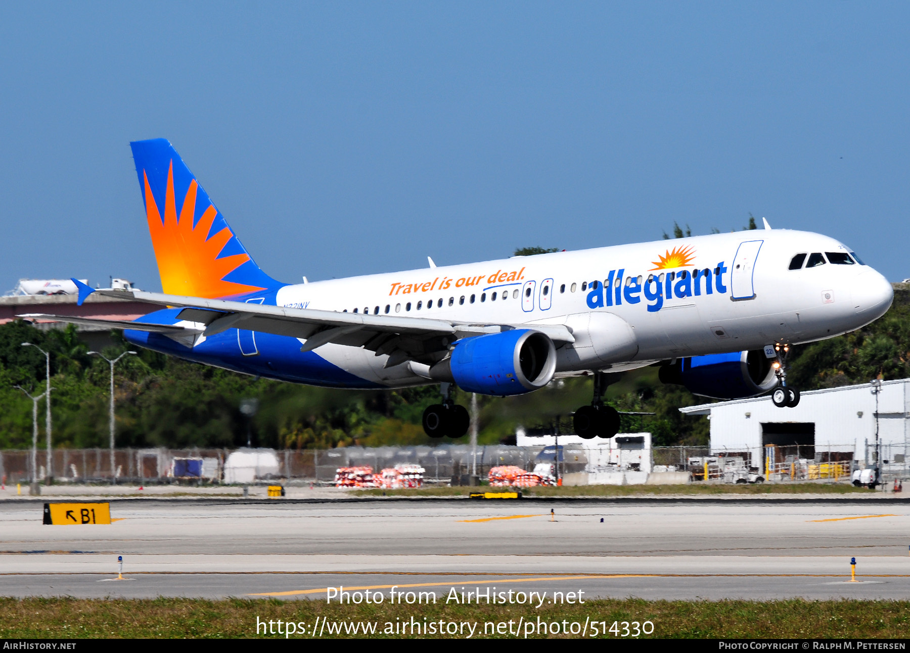 Aircraft Photo of N221NV | Airbus A320-214 | Allegiant Air | AirHistory.net #514330