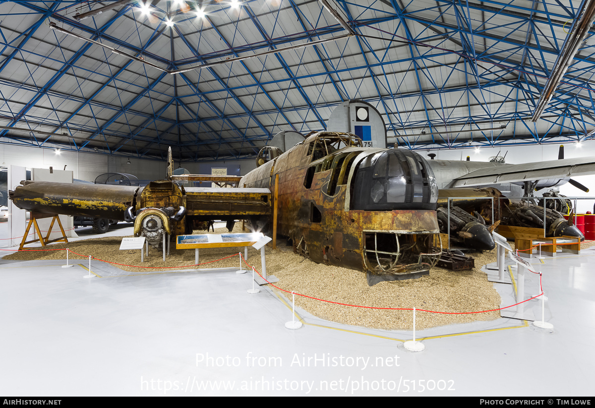 Aircraft Photo of W1048 | Handley Page HP-59 Halifax B2 | UK - Air Force | AirHistory.net #515002