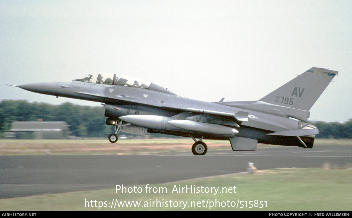 Aircraft Photo of 90-0795 / AF90-795 | General Dynamics F-16DM Fighting Falcon | USA - Air Force | AirHistory.net #515851