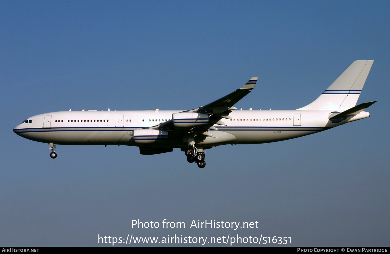 Aircraft Photo of HZ-124 | Airbus A340-211 | Saudi Arabia - Government | AirHistory.net #516351