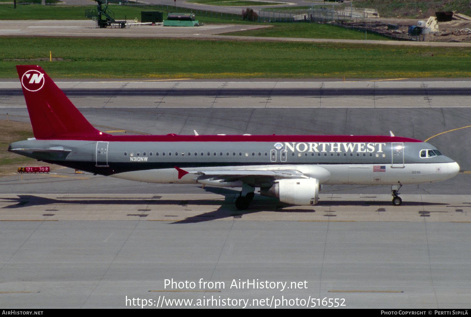 Aircraft Photo of N310NW | Airbus A320-211 | Northwest Airlines | AirHistory.net #516552